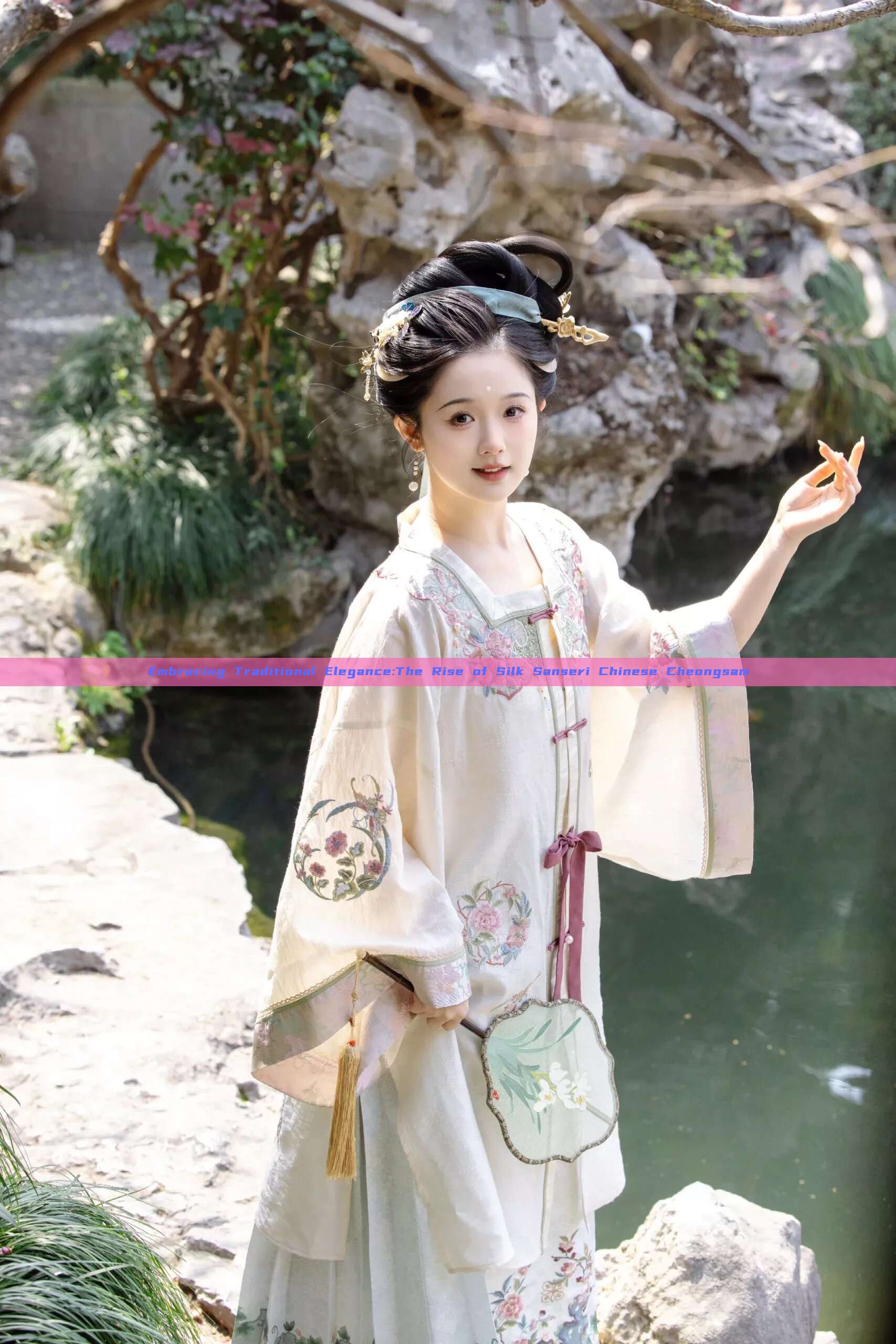 Embracing Traditional Elegance:The Rise of Silk Sanseri Chinese Cheongsam Embracing Traditional Elegance:The Rise of Silk Sanseri Chinese Cheongsam