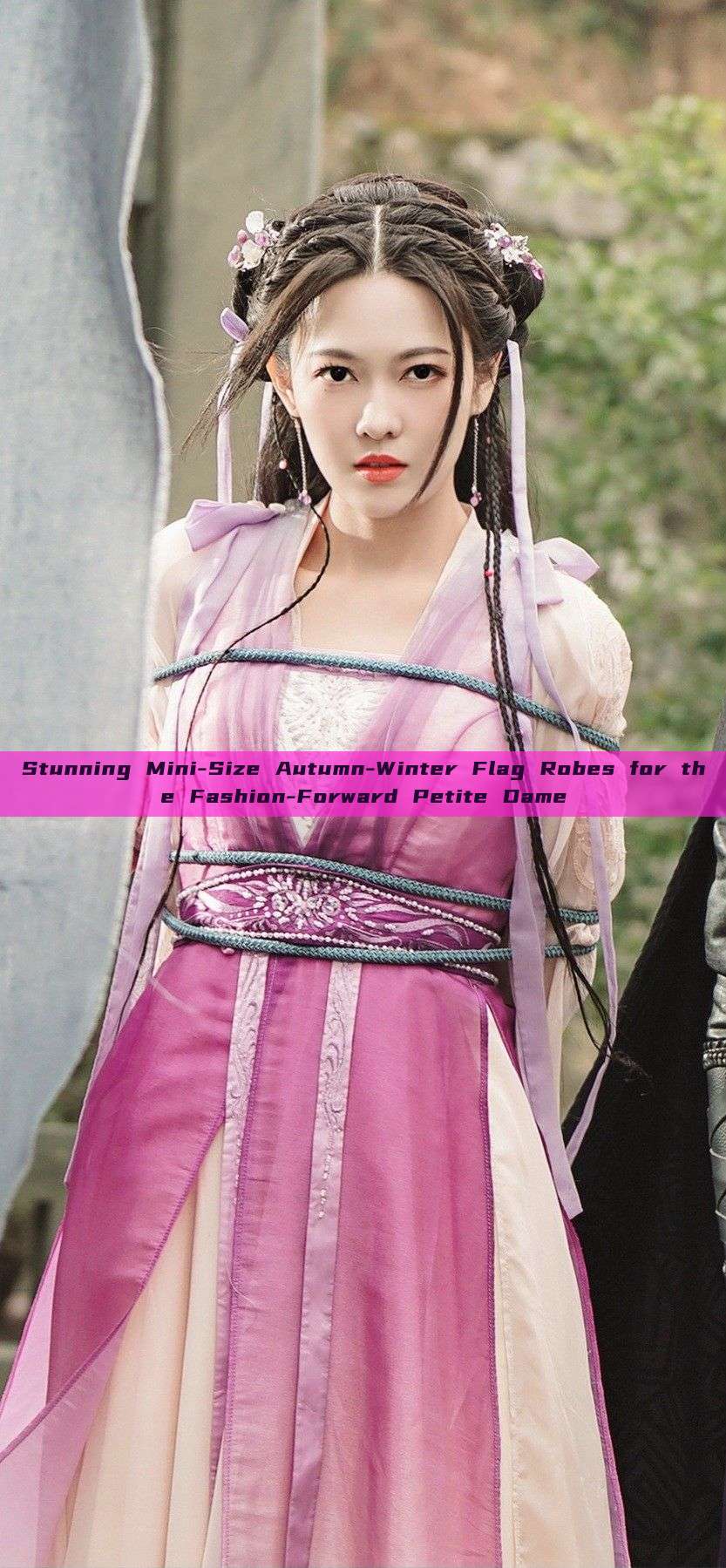 Stunning Mini-Size Autumn-Winter Flag Robes for the Fashion-Forward Petite Dame Stunning Mini-Size Autumn-Winter Flag Robes for the Fashion-Forward Petite Dame