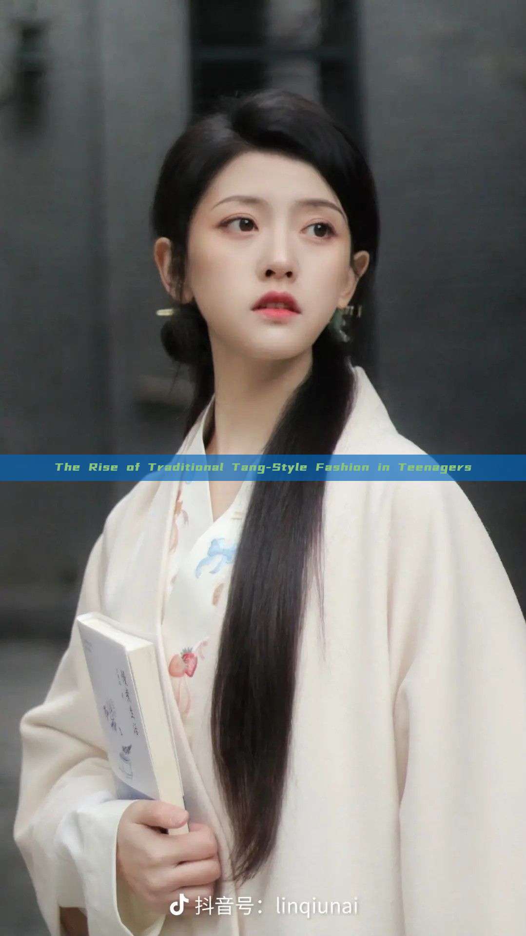 The Rise of Traditional Tang-Style Fashion in Teenagers The Rise of Traditional Tang-Style Fashion in Teenagers