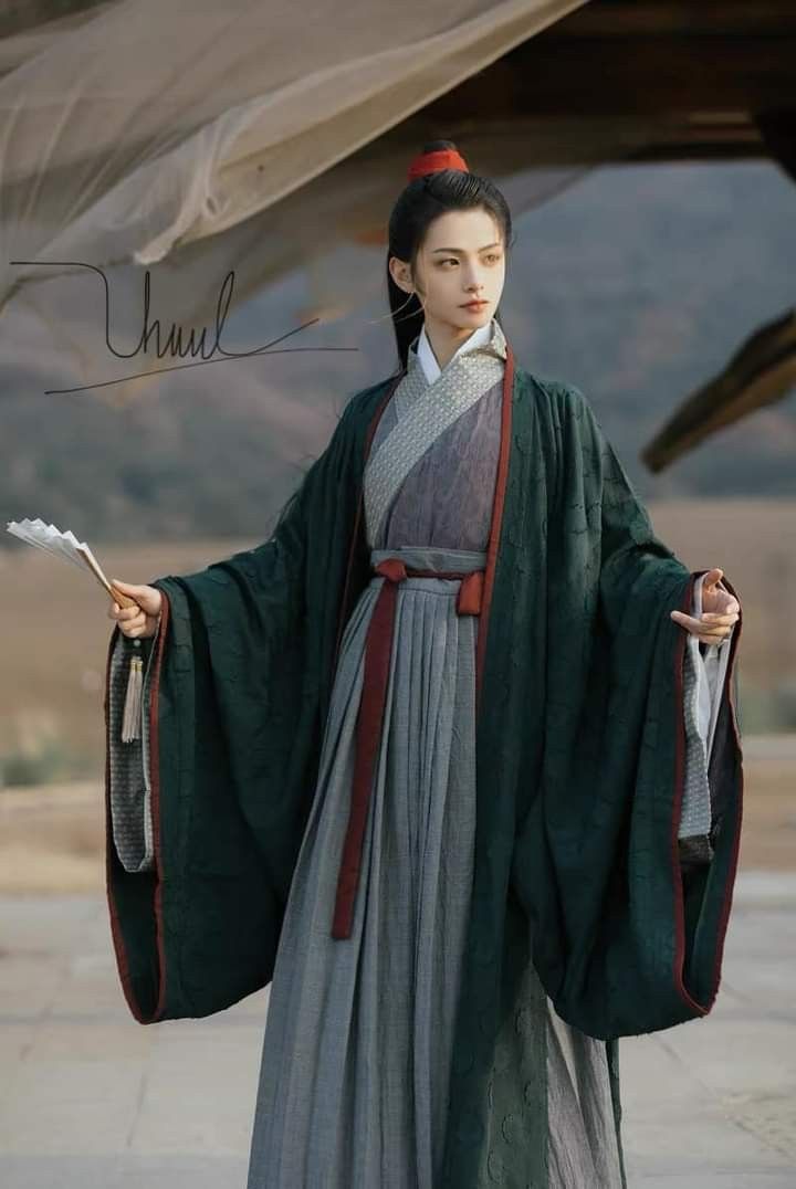 Chinese Heritage in a Modern Context:A Guide to Hanfu Two-Piece Ensembles for Women Chinese Heritage in a Modern Context:A Guide to Hanfu Two-Piece Ensembles for Women
