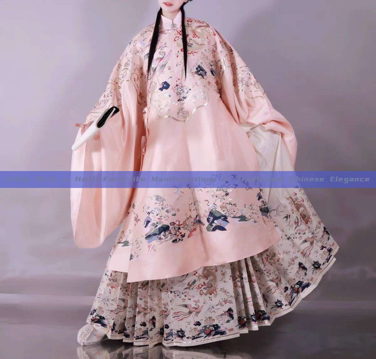 Little Girls in Hanfu:Fairy-like Manifestations of Traditional Chinese Elegance Little Girls in Hanfu:Fairy-like Manifestations of Traditional Chinese Elegance
