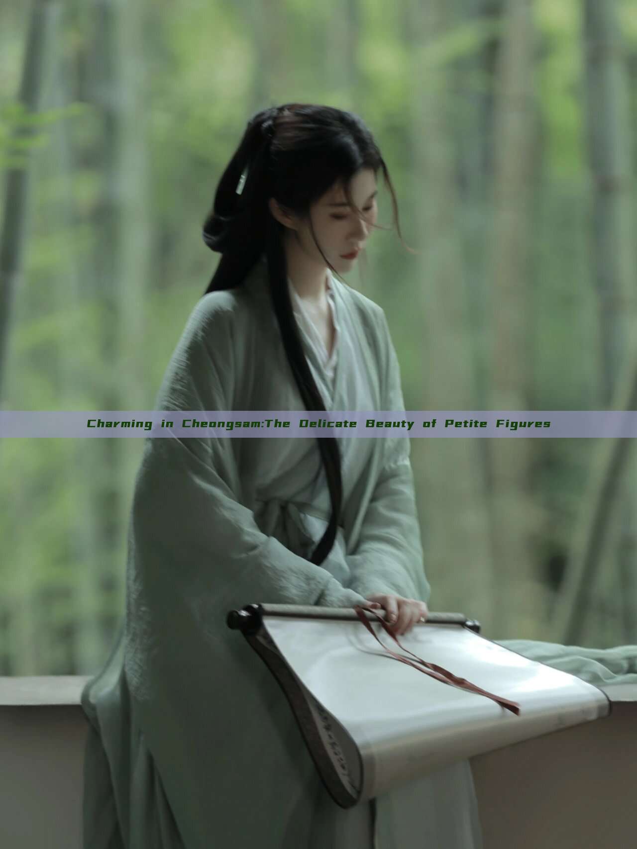 Charming in Cheongsam:The Delicate Beauty of Petite Figures