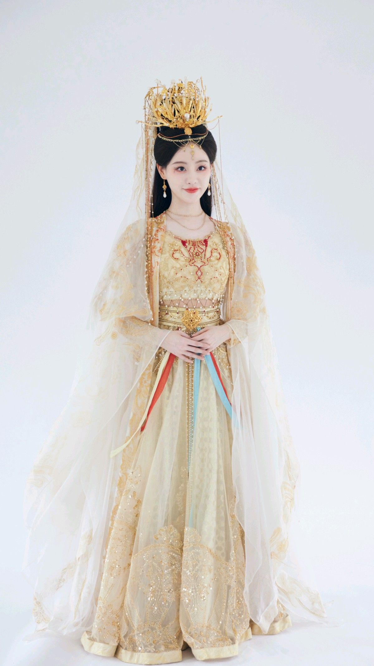 Plus Size Hanfu Wedding Gowns:The Splendor of Phoenix Headdress and Bridal Robes Plus Size Hanfu Wedding Gowns:The Splendor of Phoenix Headdress and Bridal Robes