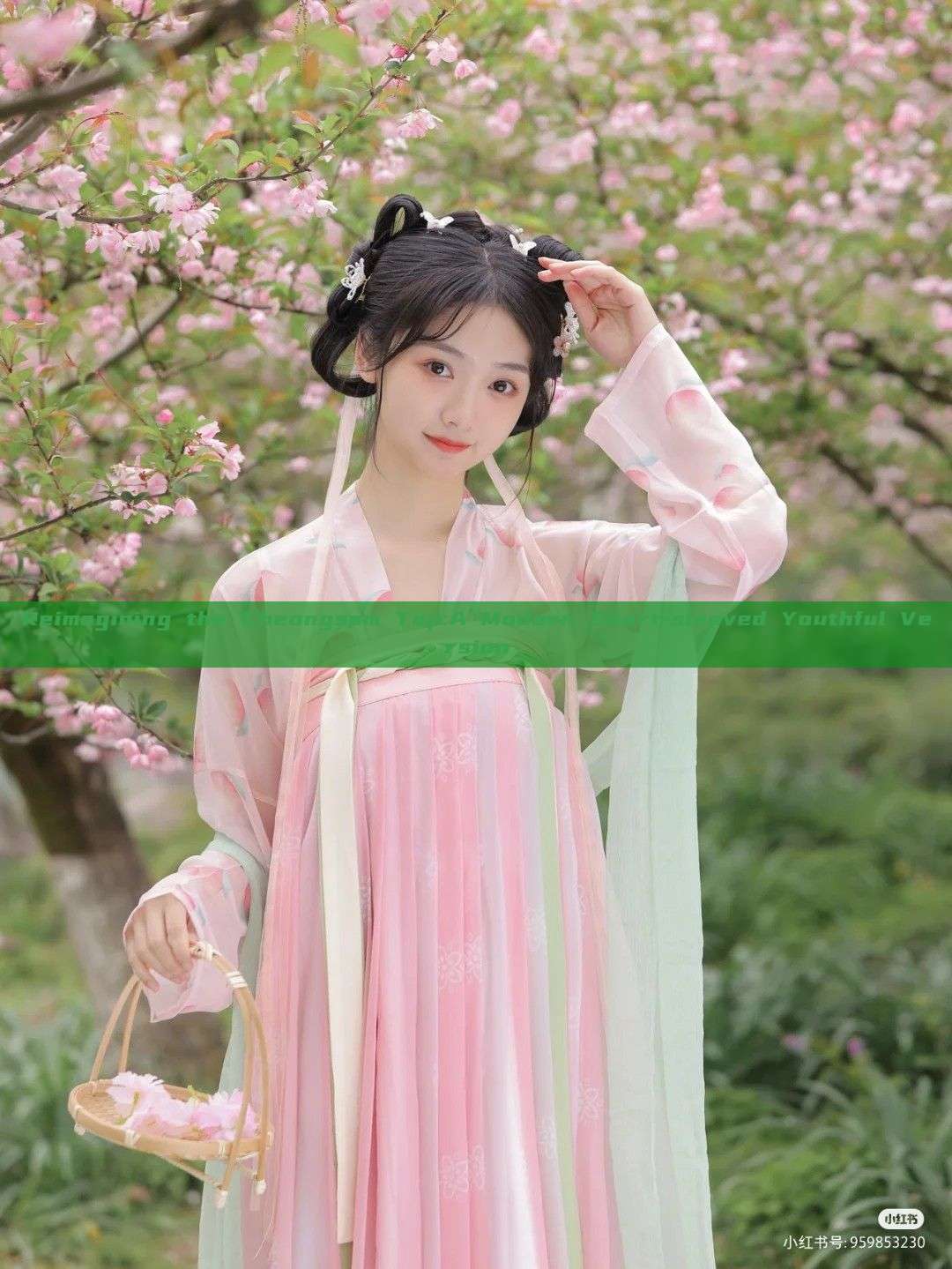 Reimagining the Cheongsam Top:A Modern Short-sleeved Youthful Version Reimagining the Cheongsam Top:A Modern Short-sleeved Youthful Version