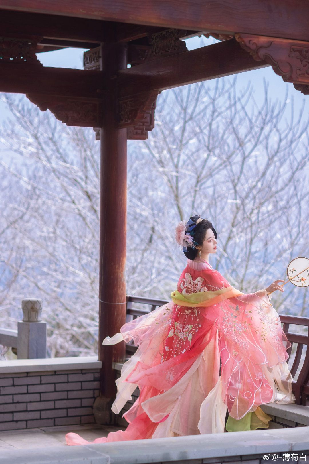 Childrens Tang Suit and Cheongsam:A Spring and Autumn Fashion Story Childrens Tang Suit and Cheongsam:A Spring and Autumn Fashion Story