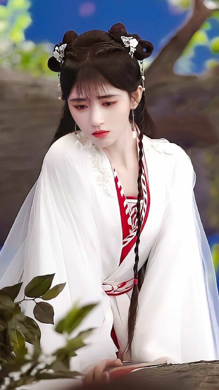 The Revival of Hanfu:The Charm of Hezi Skirts The Revival of Hanfu:The Charm of Hezi Skirts