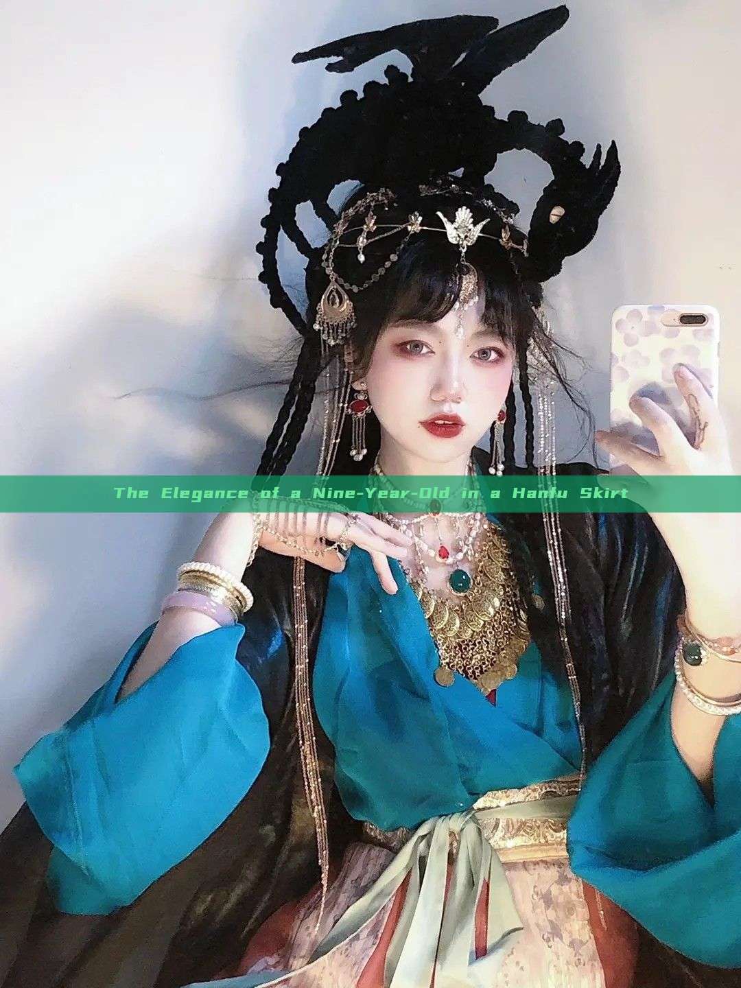 The Elegance of a Nine-Year-Old in a Hanfu Skirt The Elegance of a Nine-Year-Old in a Hanfu Skirt