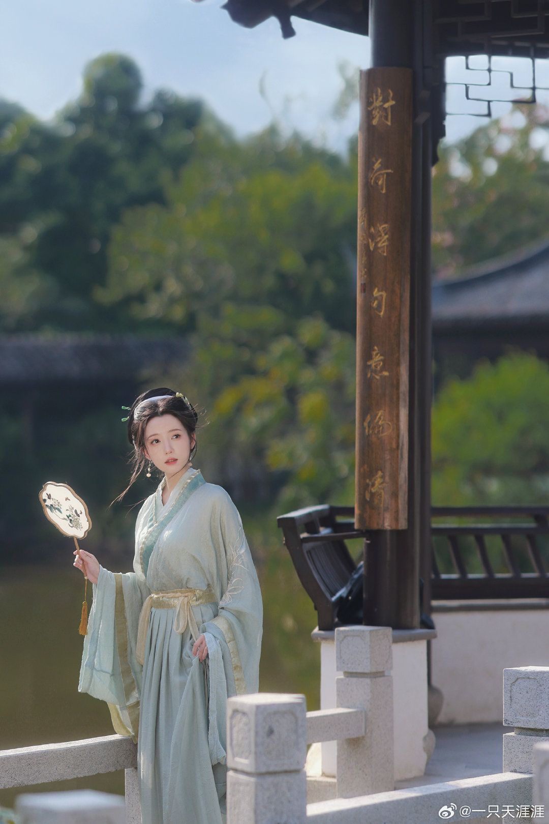 Winter Holiday Fashion for Little Girls:Traditional Chinese Hanfu Costumes Winter Holiday Fashion for Little Girls:Traditional Chinese Hanfu Costumes