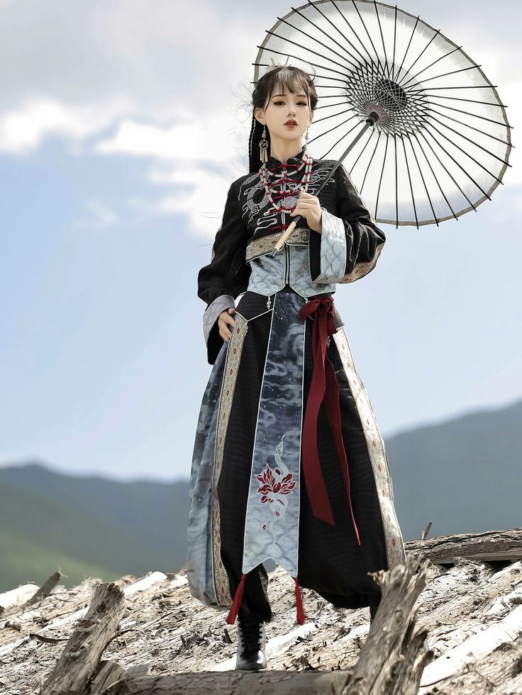 Authentic Hanfu of the Song Dynasty:A Closer Look into Traditional Chinese Fashion