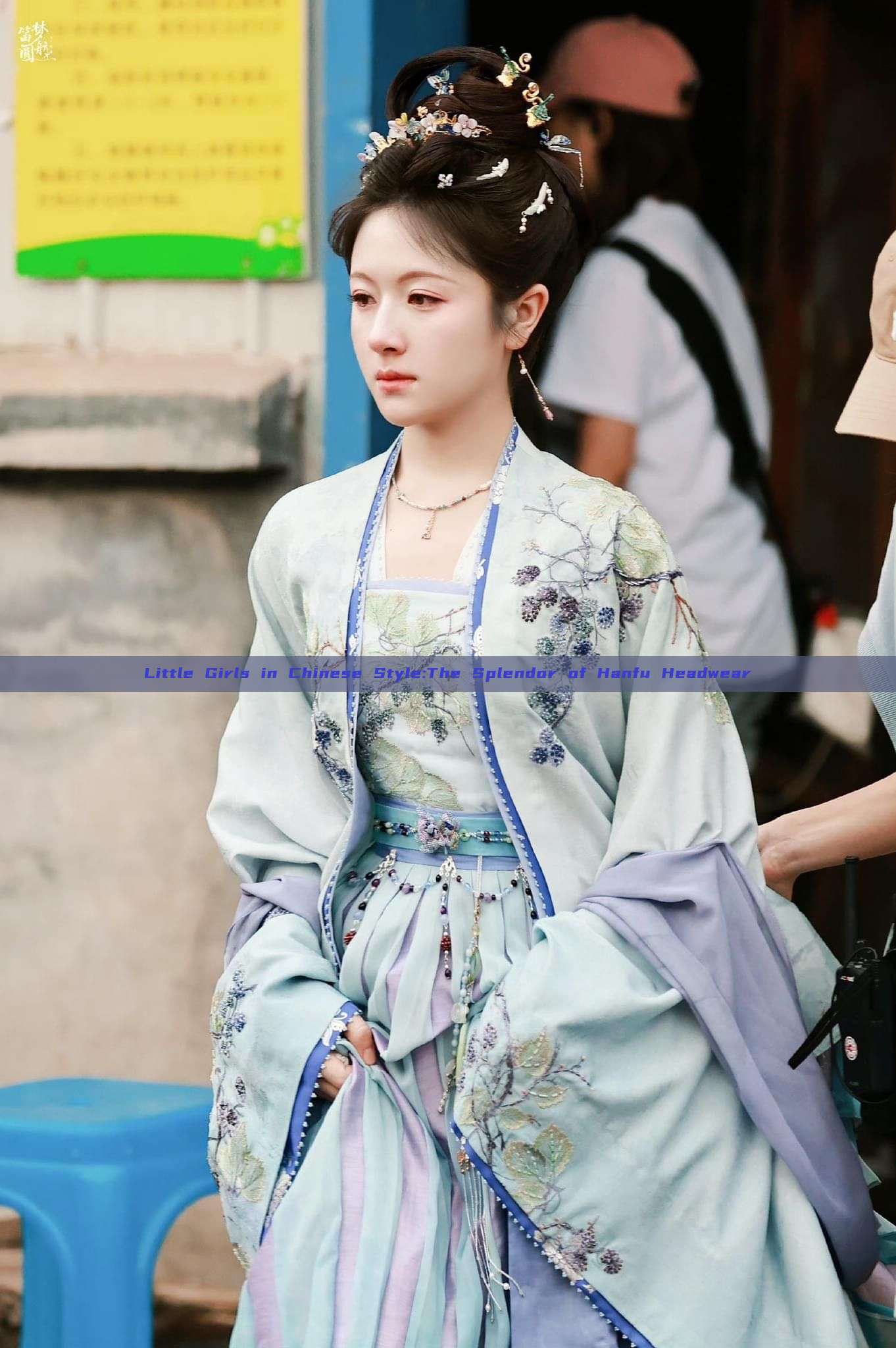 Little Girls in Chinese Style:The Splendor of Hanfu Headwear Little Girls in Chinese Style:The Splendor of Hanfu Headwear