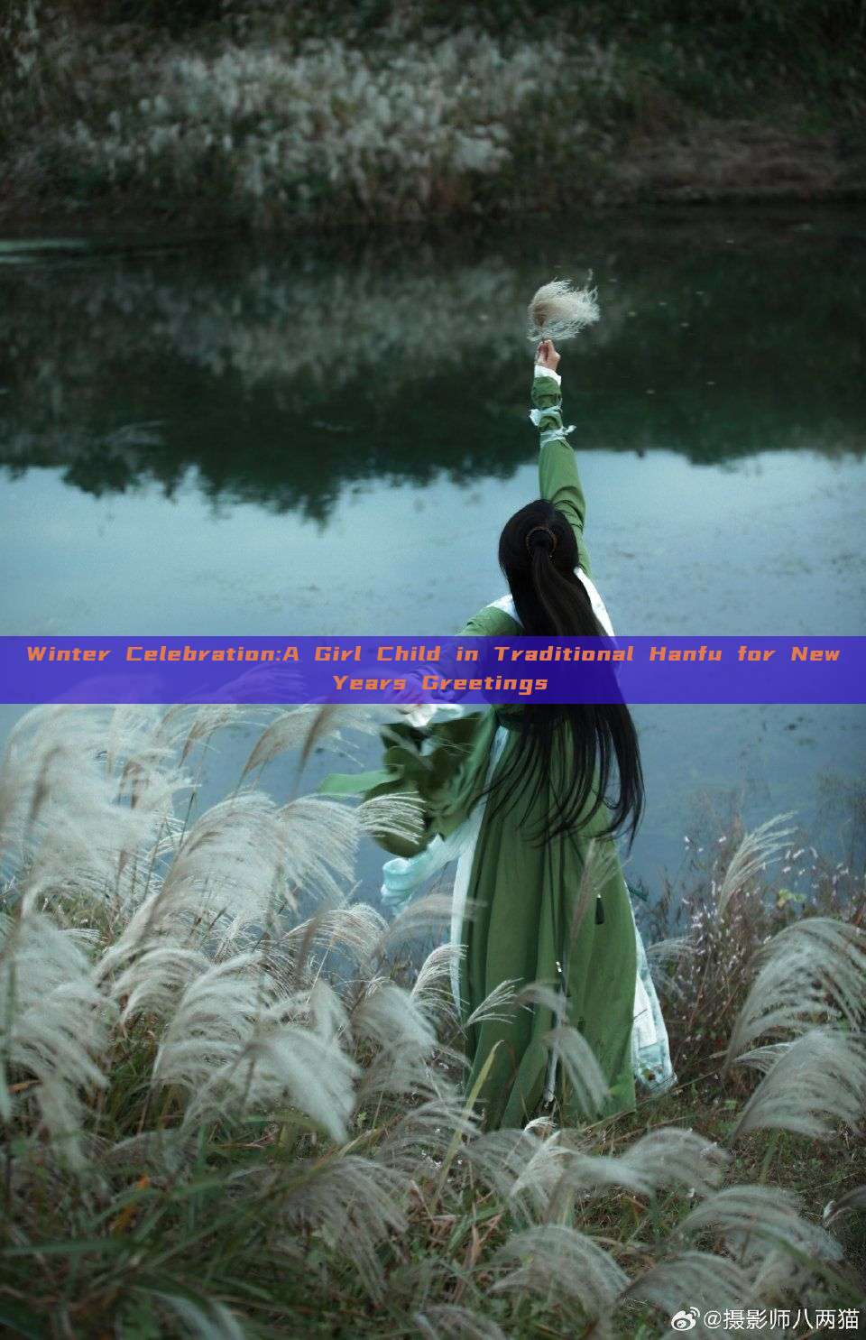 Winter Celebration:A Girl Child in Traditional Hanfu for New Years Greetings Winter Celebration:A Girl Child in Traditional Hanfu for New Years Greetings