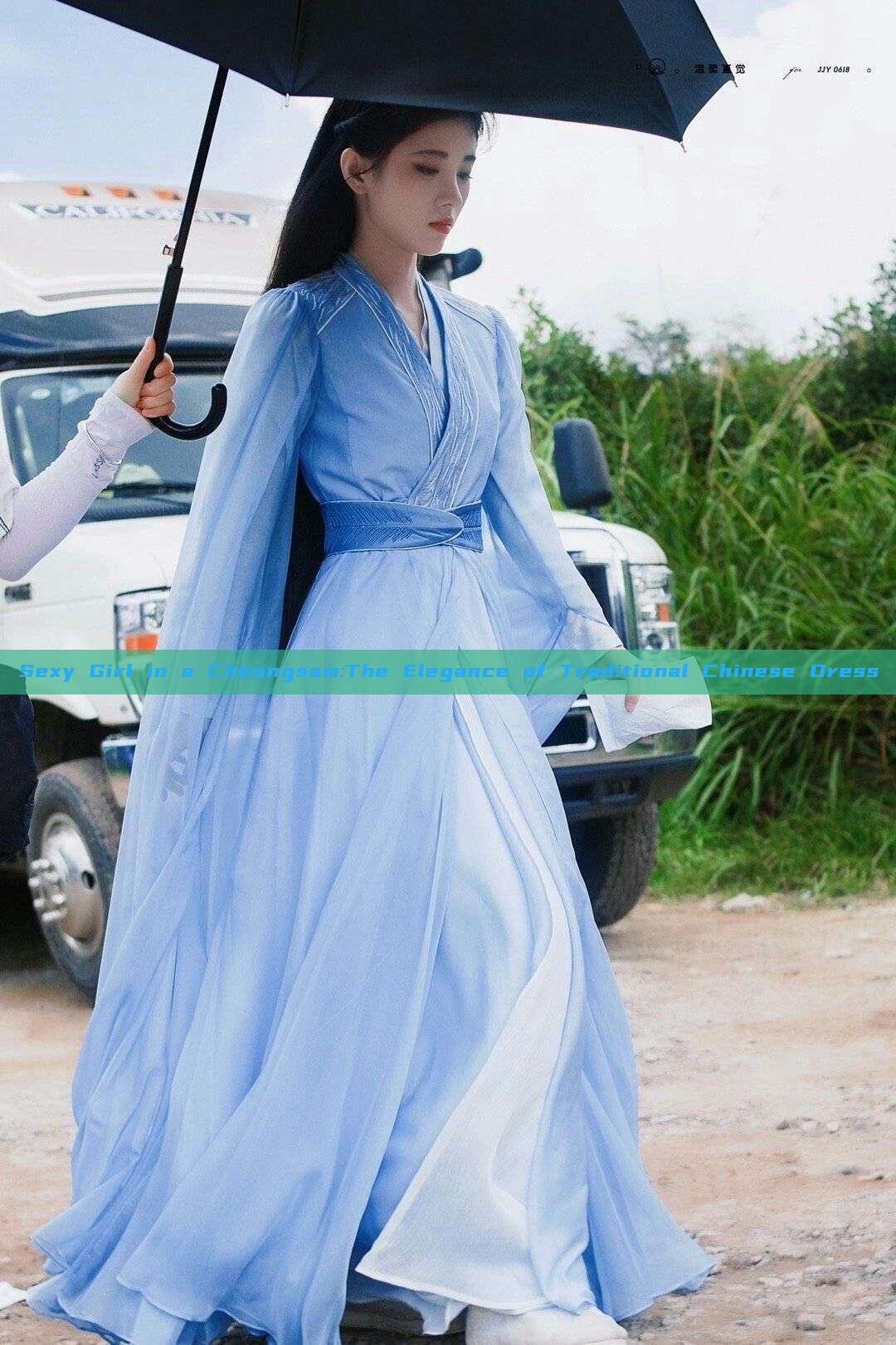 Sexy Girl in a Cheongsam:The Elegance of Traditional Chinese Dress Sexy Girl in a Cheongsam:The Elegance of Traditional Chinese Dress