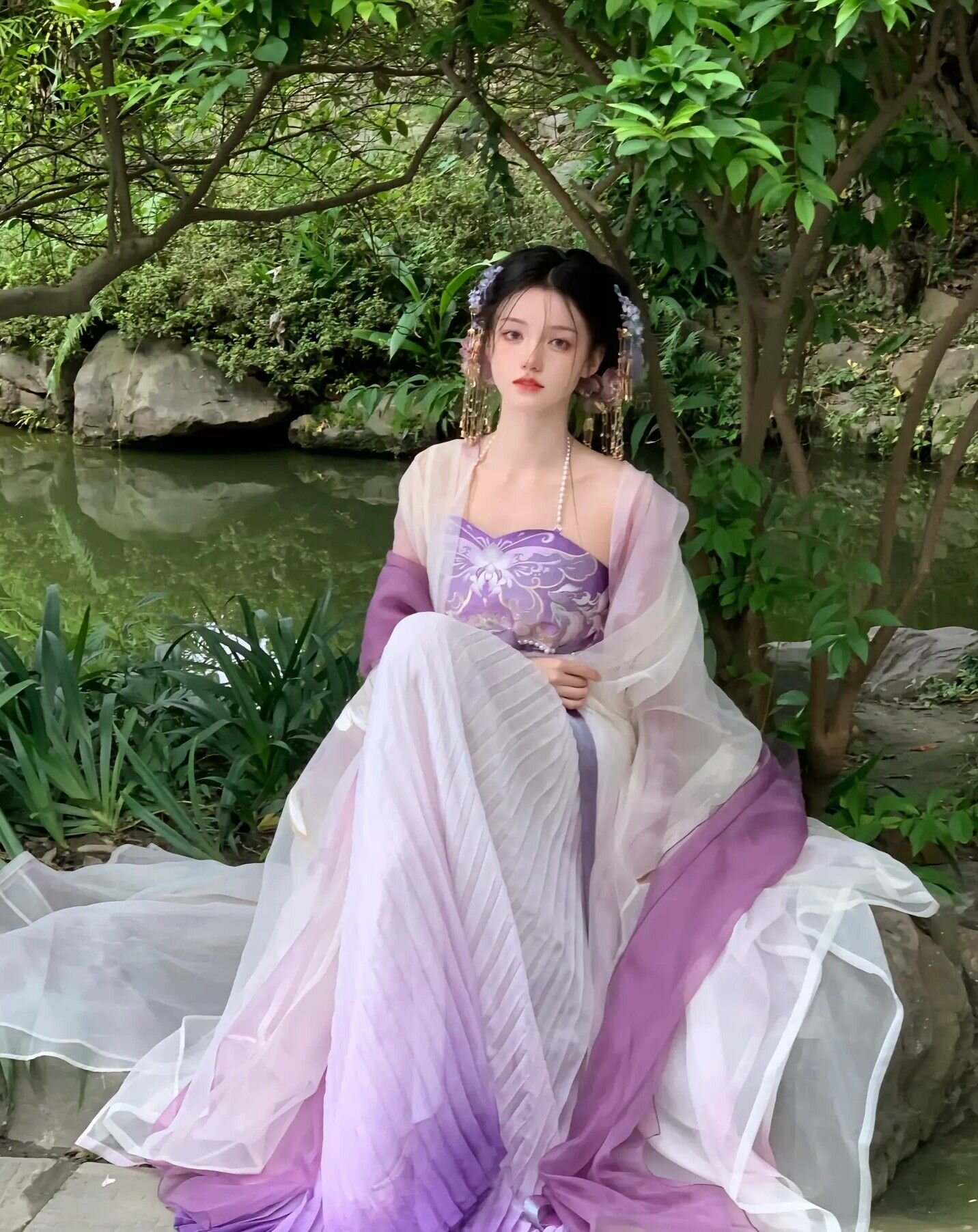 The Elegance of Hanfu for an 11-Year-Old Girl The Elegance of Hanfu for an 11-Year-Old Girl