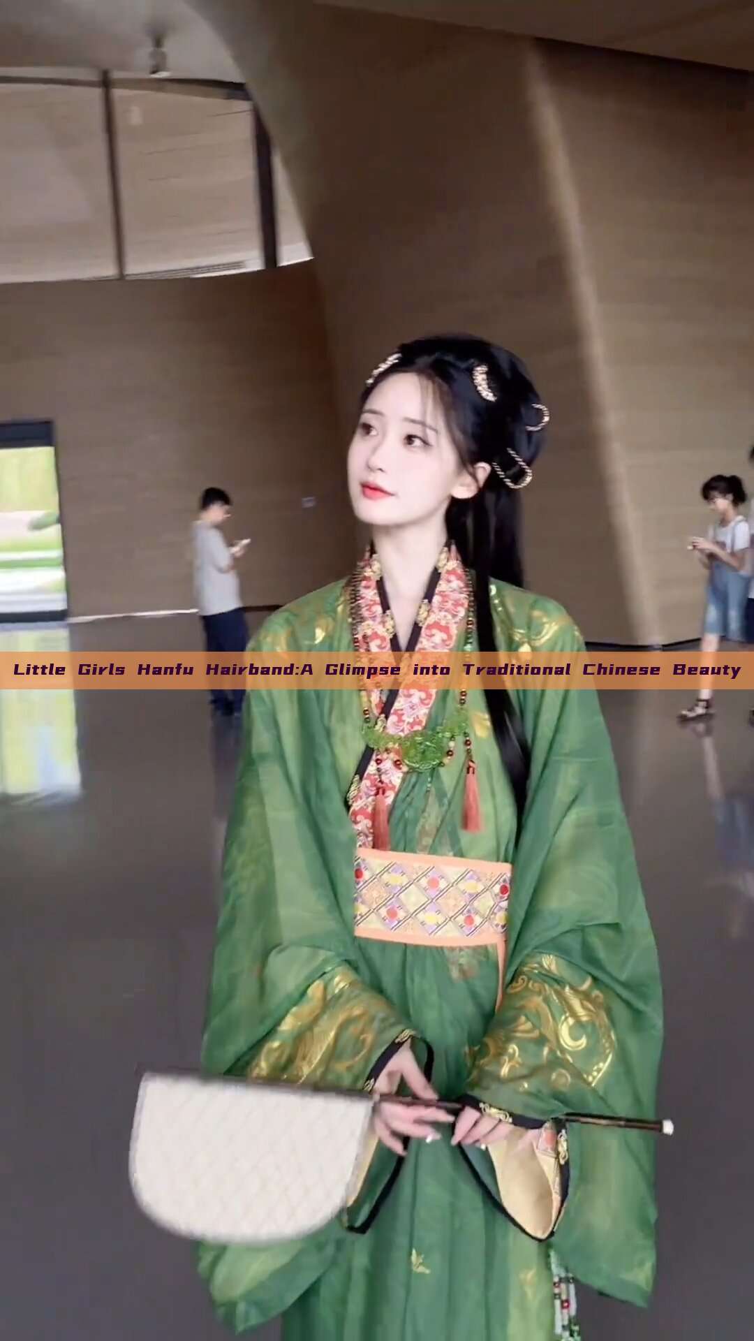 Little Girls Hanfu Hairband:A Glimpse into Traditional Chinese Beauty Little Girls Hanfu Hairband:A Glimpse into Traditional Chinese Beauty