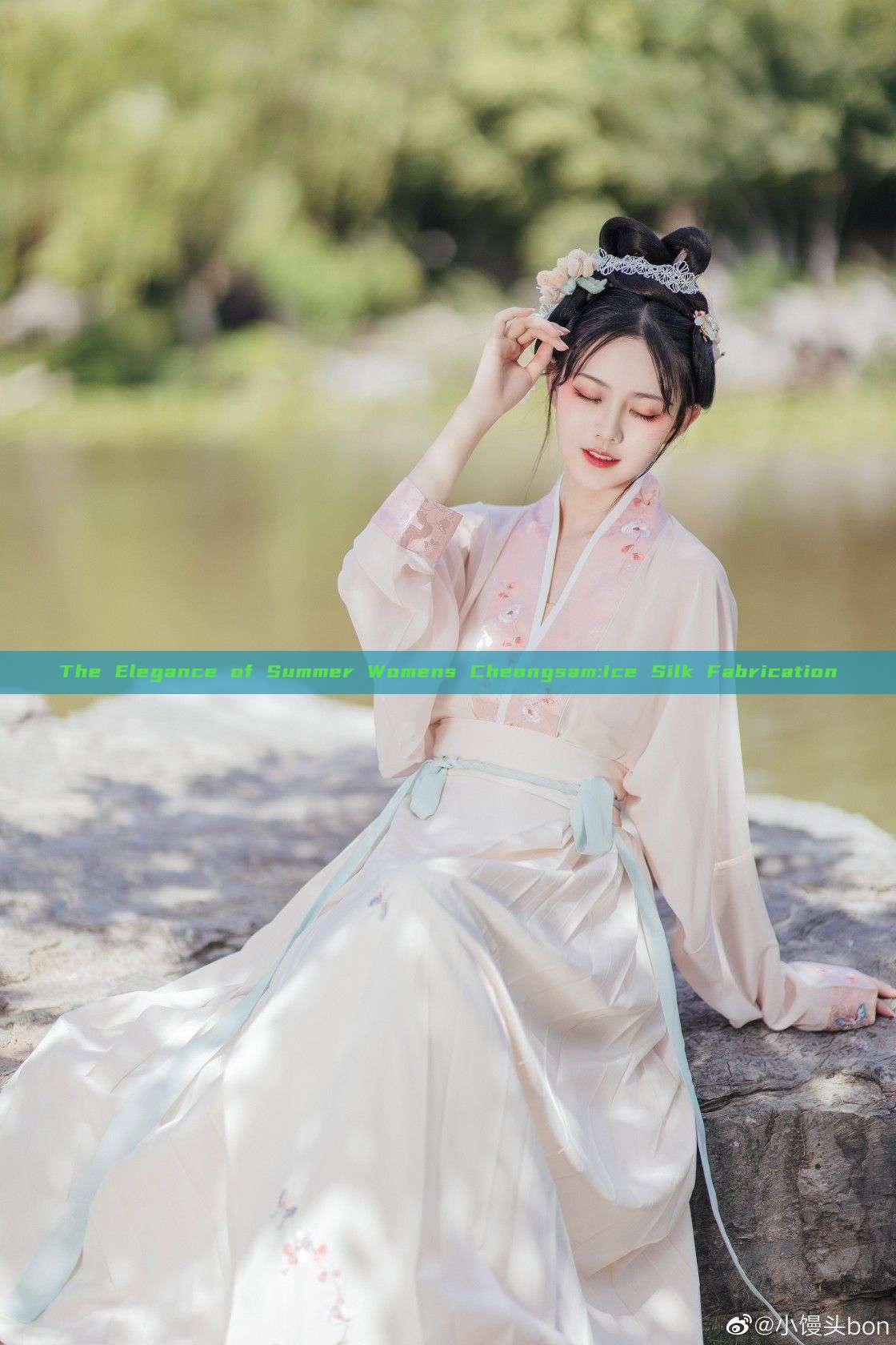 The Elegance of Summer Womens Cheongsam:Ice Silk Fabrication The Elegance of Summer Womens Cheongsam:Ice Silk Fabrication