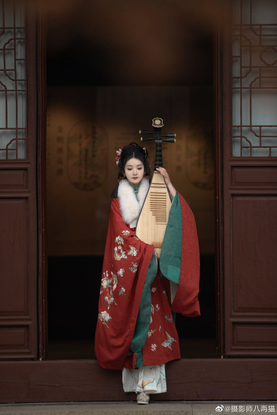 Everyday Wearable Low-Cut Cheongsam:A Fashionable Revolution Everyday Wearable Low-Cut Cheongsam:A Fashionable Revolution