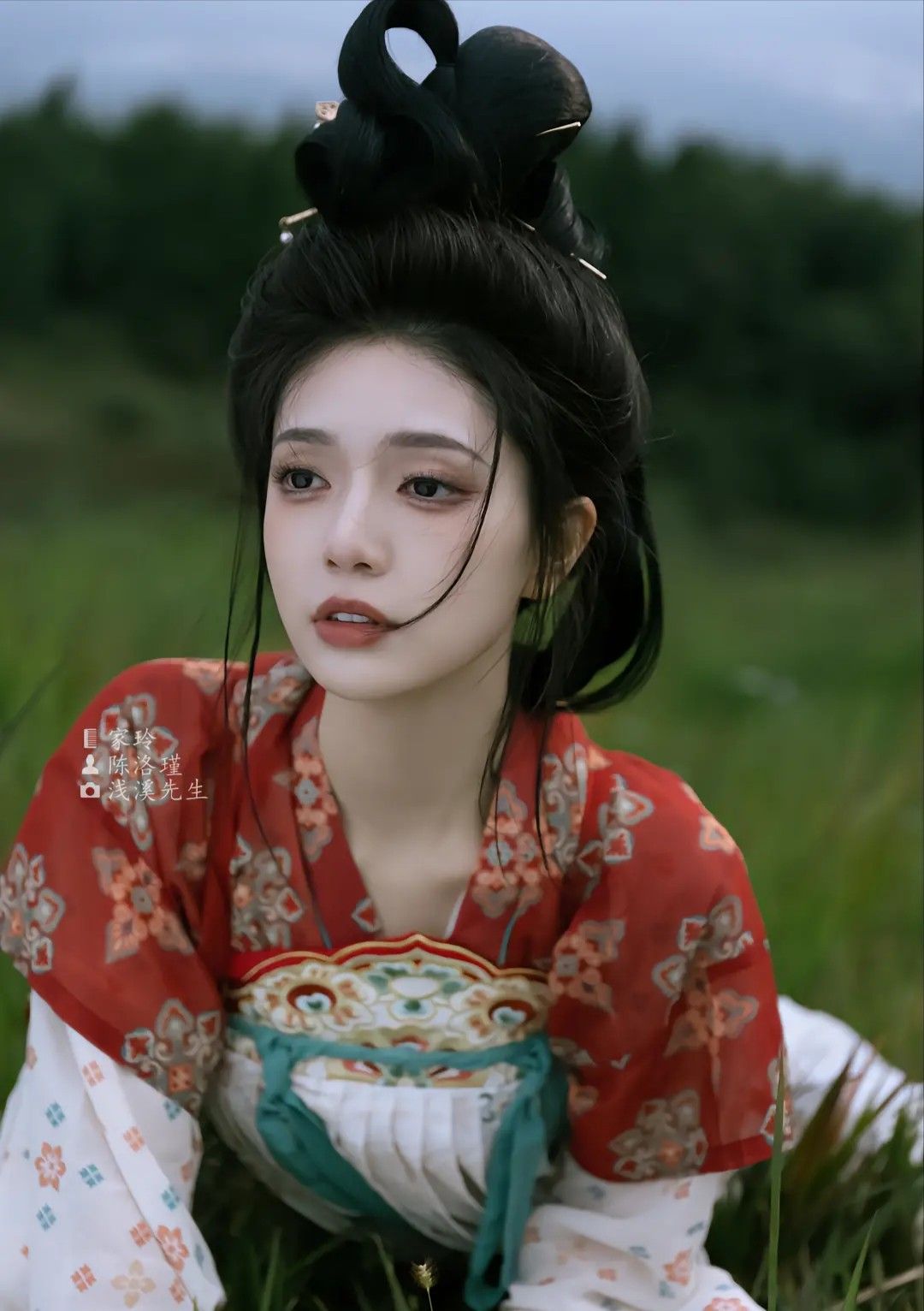 Reinventing the Cheongsam Style:The Modernized Qipao Dress Reinventing the Cheongsam Style:The Modernized Qipao Dress