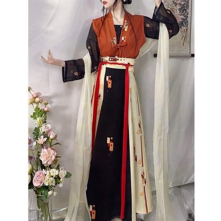 A Girl Babys Cheongsam Ensemble:A Traditional Elegance A Girl Babys Cheongsam Ensemble:A Traditional Elegance