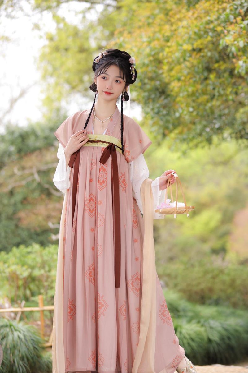 Affordable and Stylish Hanfu:The Ultimate Guide to 20-Yuan Fashion Affordable and Stylish Hanfu:The Ultimate Guide to 20-Yuan Fashion
