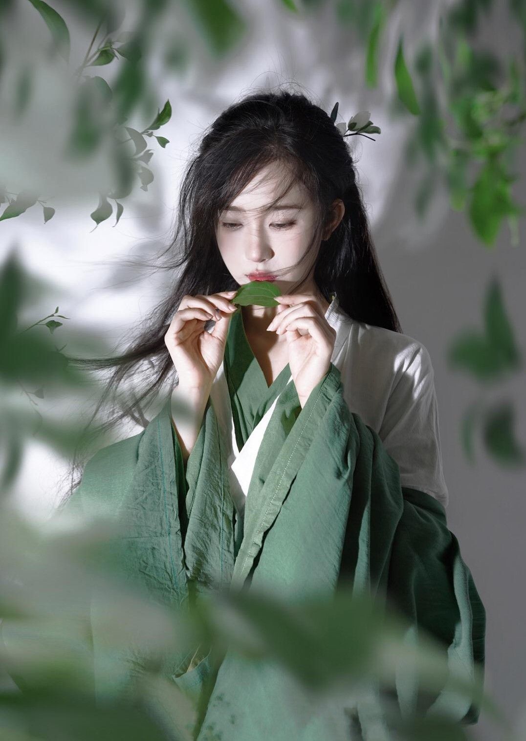 The Enchantment of Hanfu Umbrellas:A Glimpse into the Fairy World of Traditional Chinese Culture The Enchantment of Hanfu Umbrellas:A Glimpse into the Fairy World of Traditional Chinese Culture