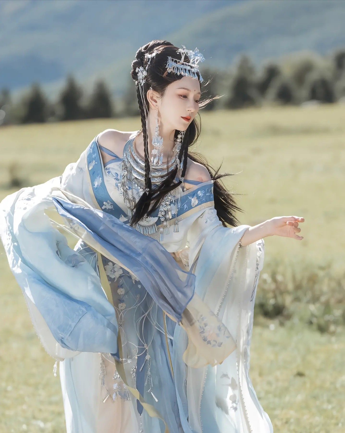 Renting Traditional Hanfu Wedding Gowns for the Modern Bride Renting Traditional Hanfu Wedding Gowns for the Modern Bride