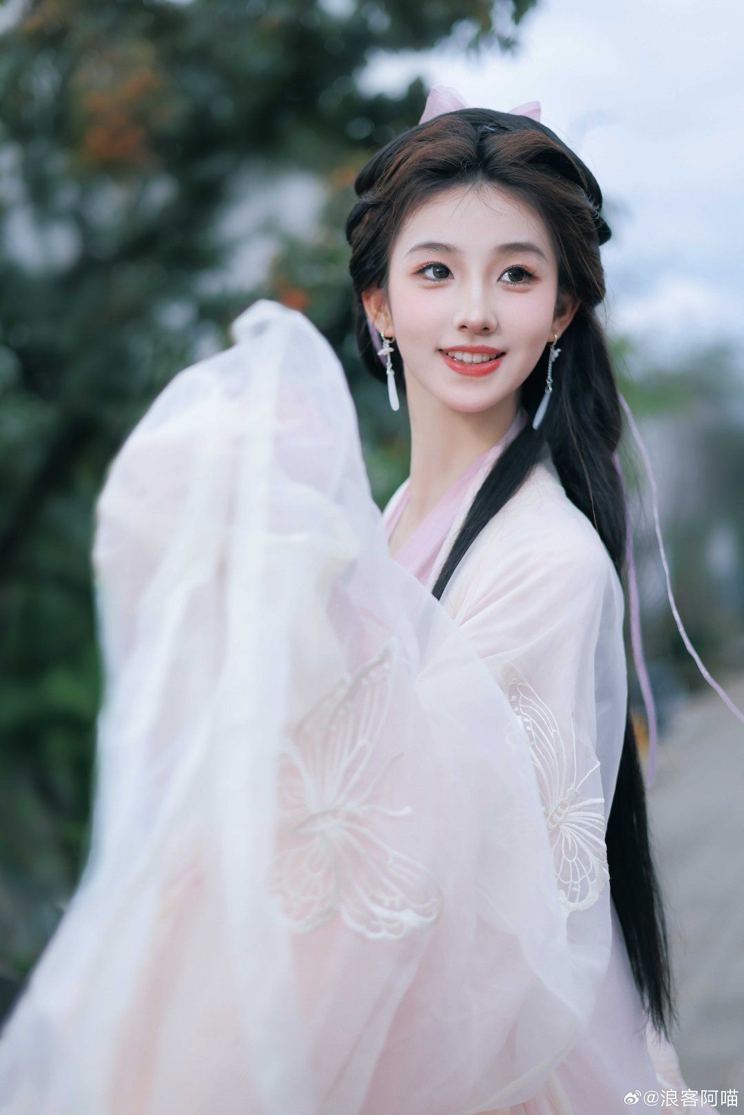 Childrens Cheongsam Dance:Unveiling the Classics in Traditional Performance Wear Childrens Cheongsam Dance:Unveiling the Classics in Traditional Performance Wear