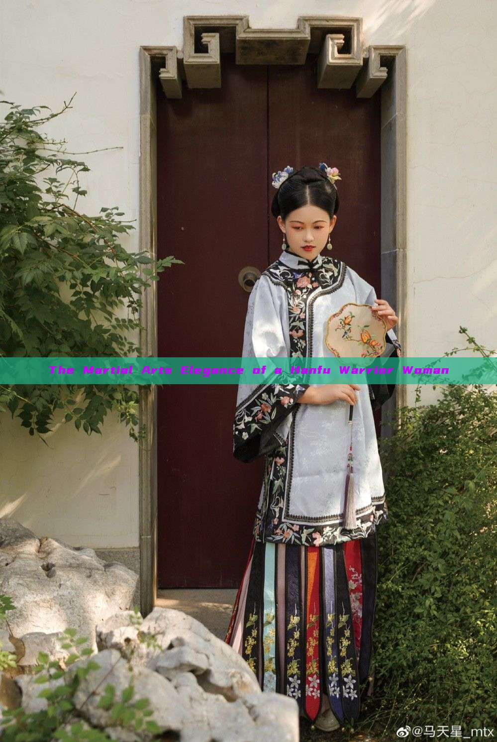 The Martial Arts Elegance of a Hanfu Warrior Woman