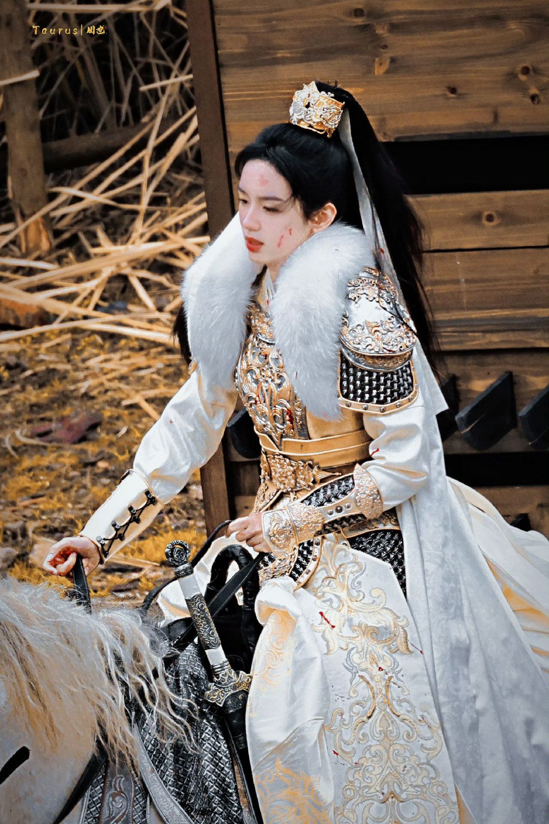 The Allure of Qiyao Hanfu with its White-Vegetable Embroidery The Allure of Qiyao Hanfu with its White-Vegetable Embroidery