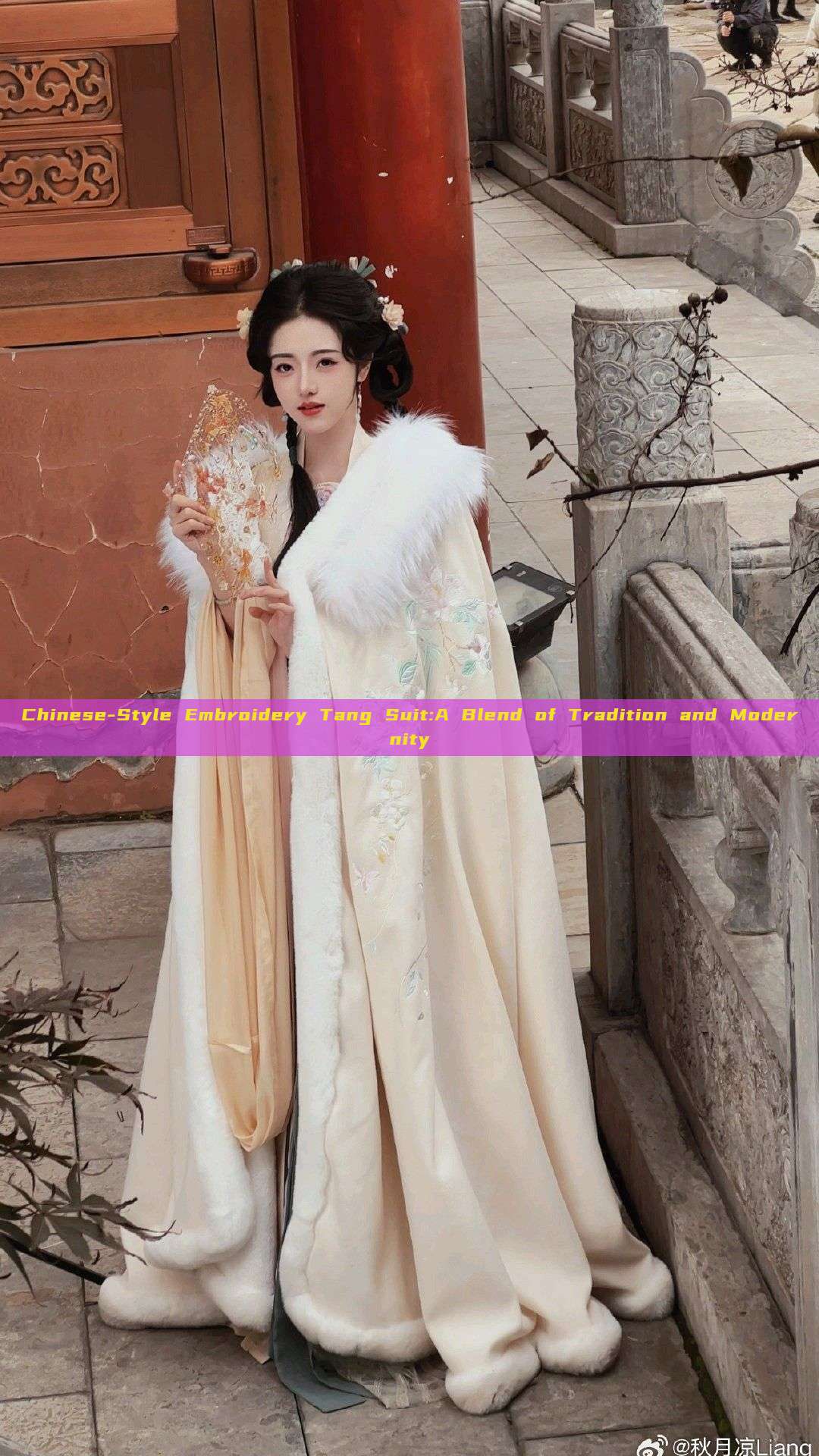 Chinese-Style Embroidery Tang Suit:A Blend of Tradition and Modernity