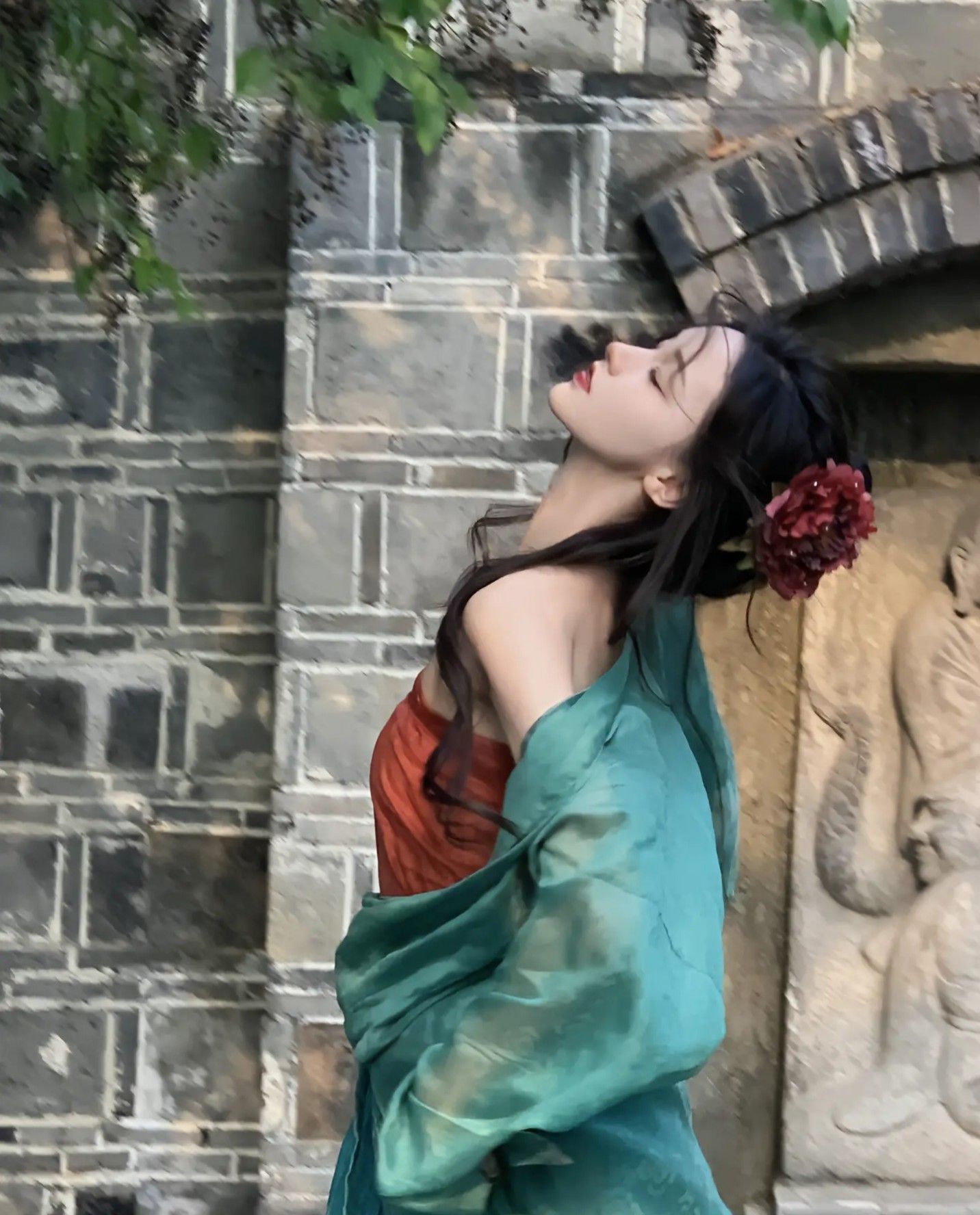 Chinese Traditional Costume:The Enchanting Beauty of Hanfu Han Ethnic Clothing) Chinese Traditional Costume:The Enchanting Beauty of Hanfu Han Ethnic Clothing)