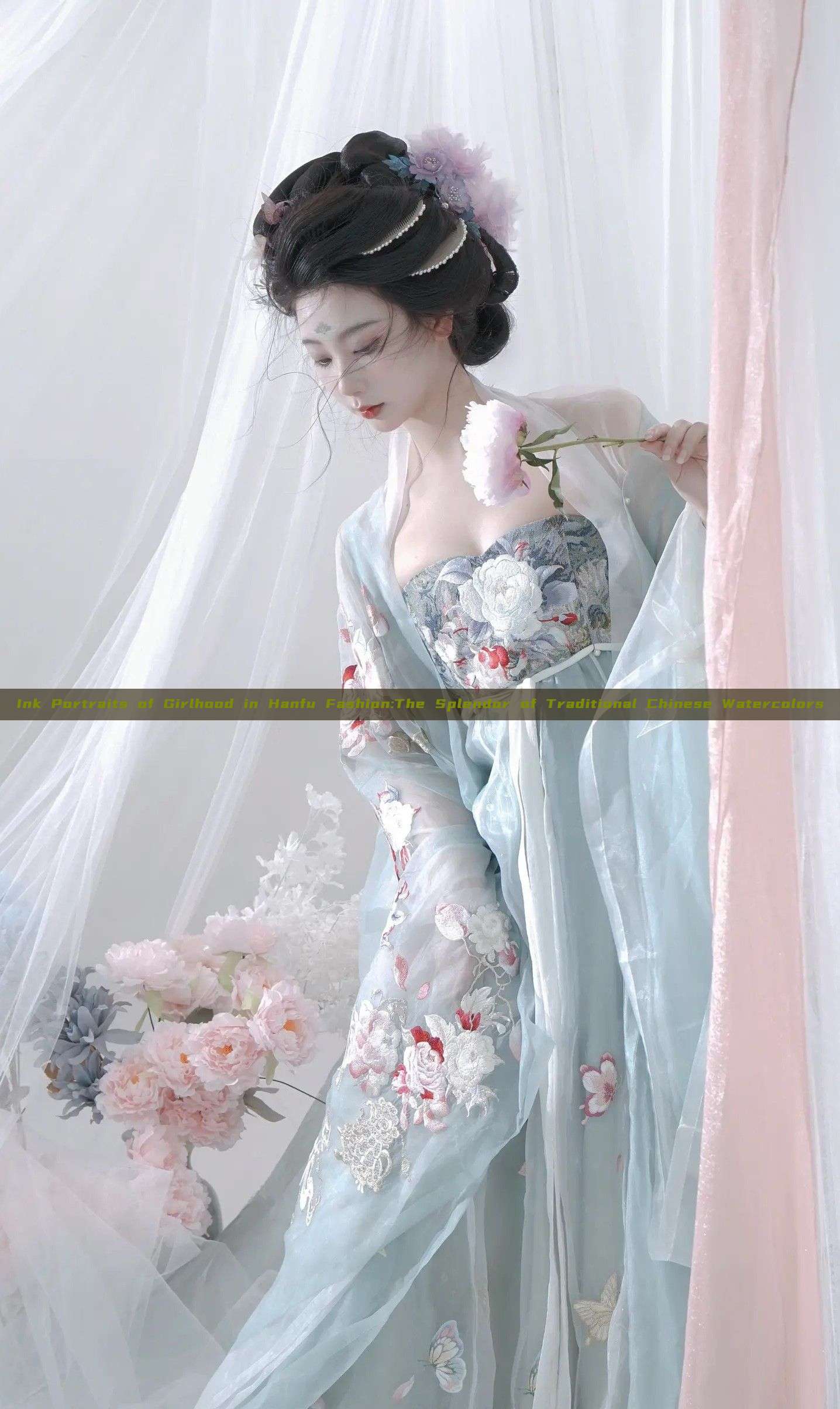 Ink Portraits of Girlhood in Hanfu Fashion:The Splendor of Traditional Chinese Watercolors Ink Portraits of Girlhood in Hanfu Fashion:The Splendor of Traditional Chinese Watercolors