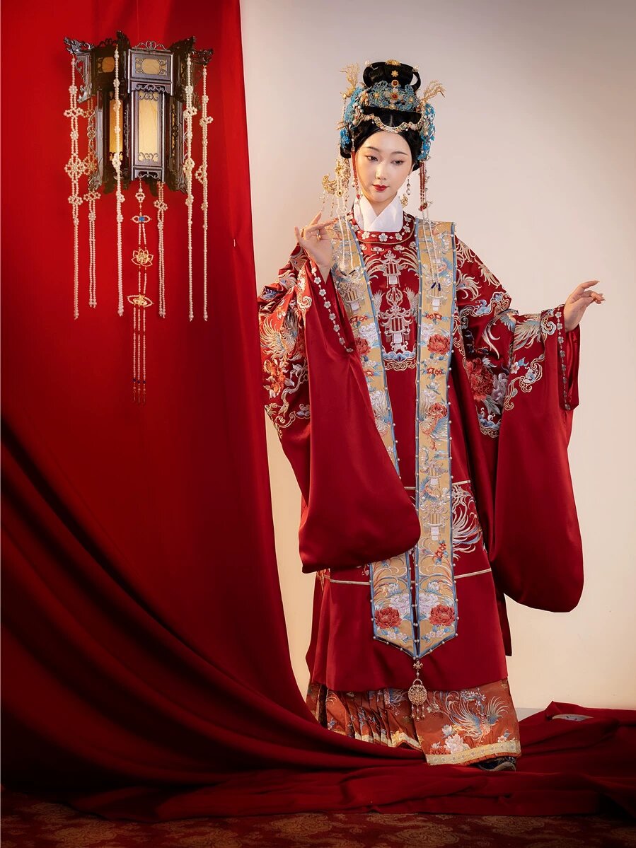 The Splendor of Tang-Style Hanfu in Orange The Splendor of Tang-Style Hanfu in Orange