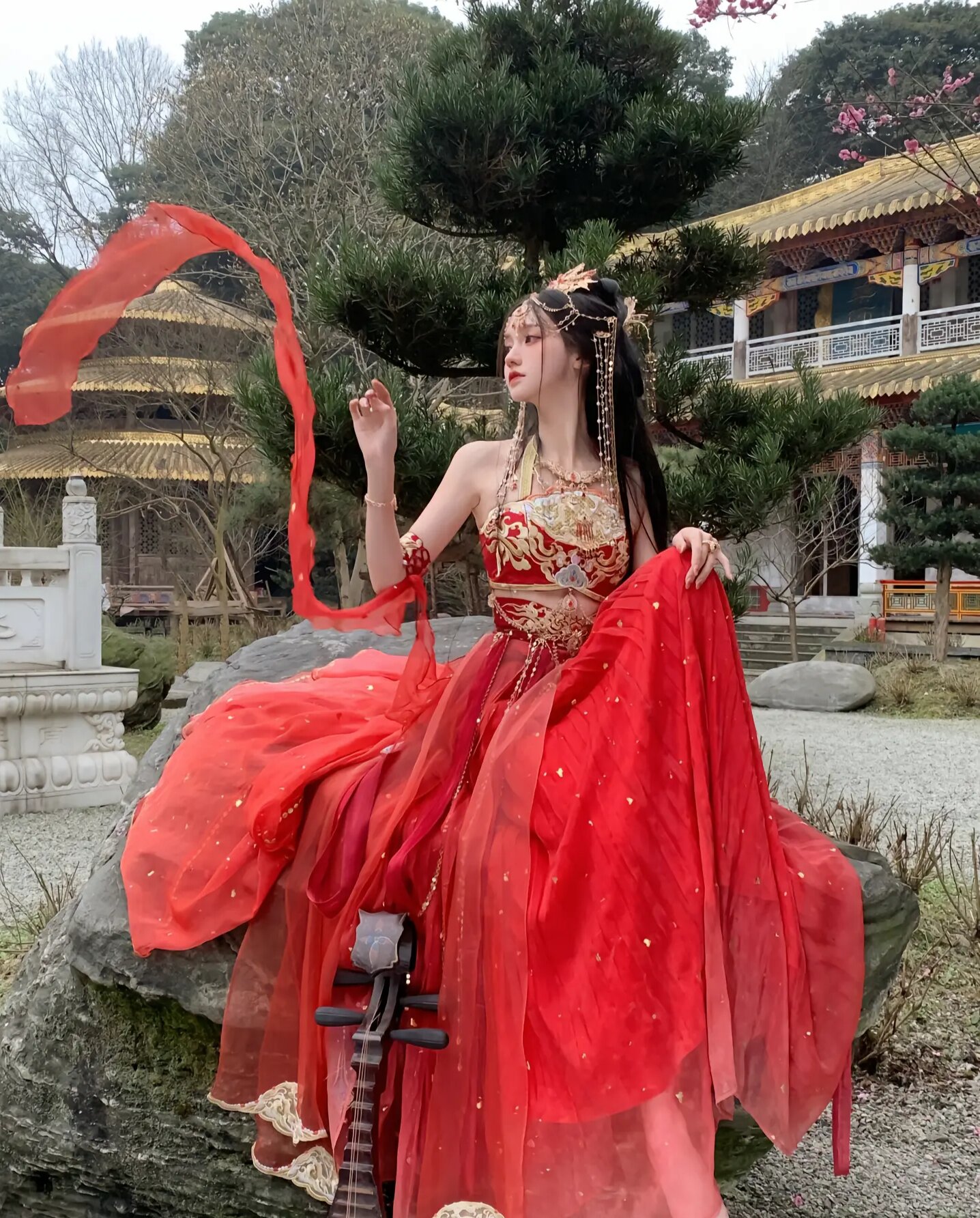 Three-Year-Old Children in Traditional Hanfu Fashion:A Glimpse into the World of Ancient Elegance Three-Year-Old Children in Traditional Hanfu Fashion:A Glimpse into the World of Ancient Elegance