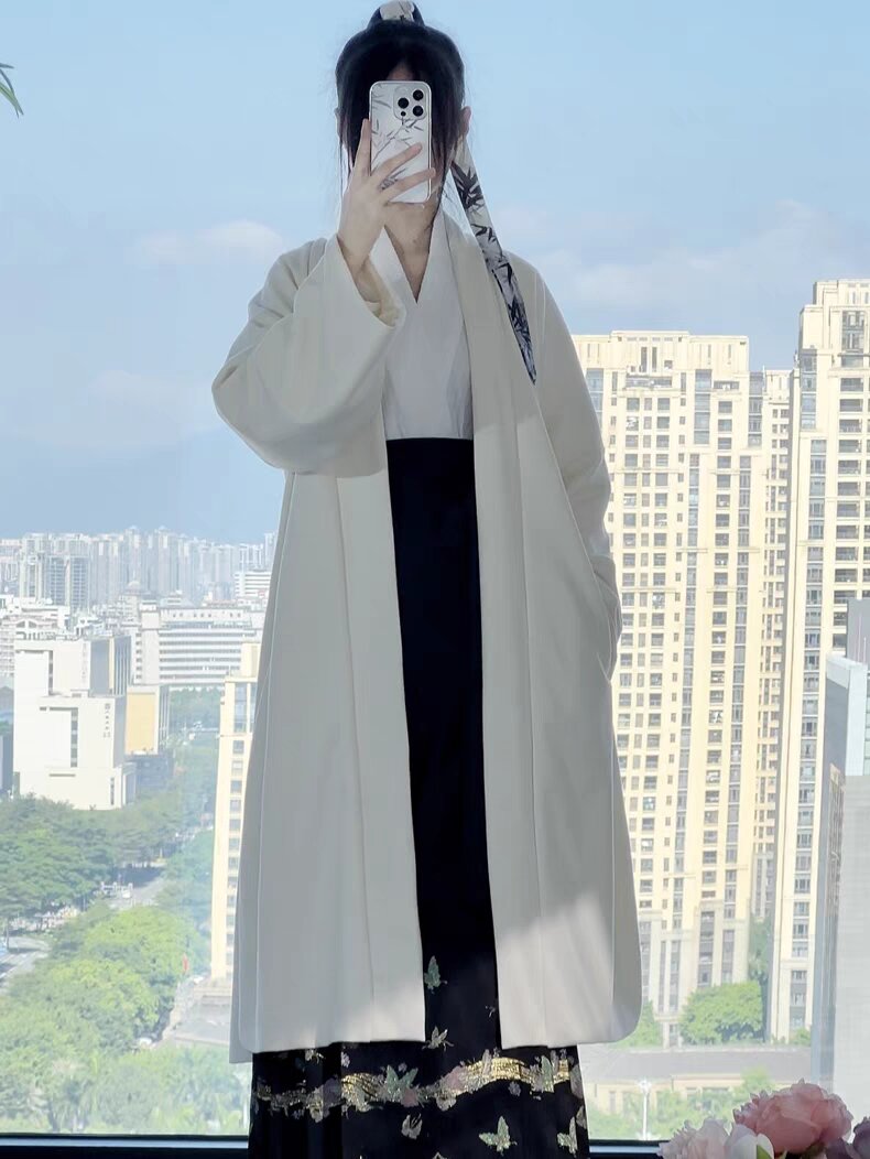 The Enchanting Hanfu Skirt for a 5-Year-Old Girl The Enchanting Hanfu Skirt for a 5-Year-Old Girl
