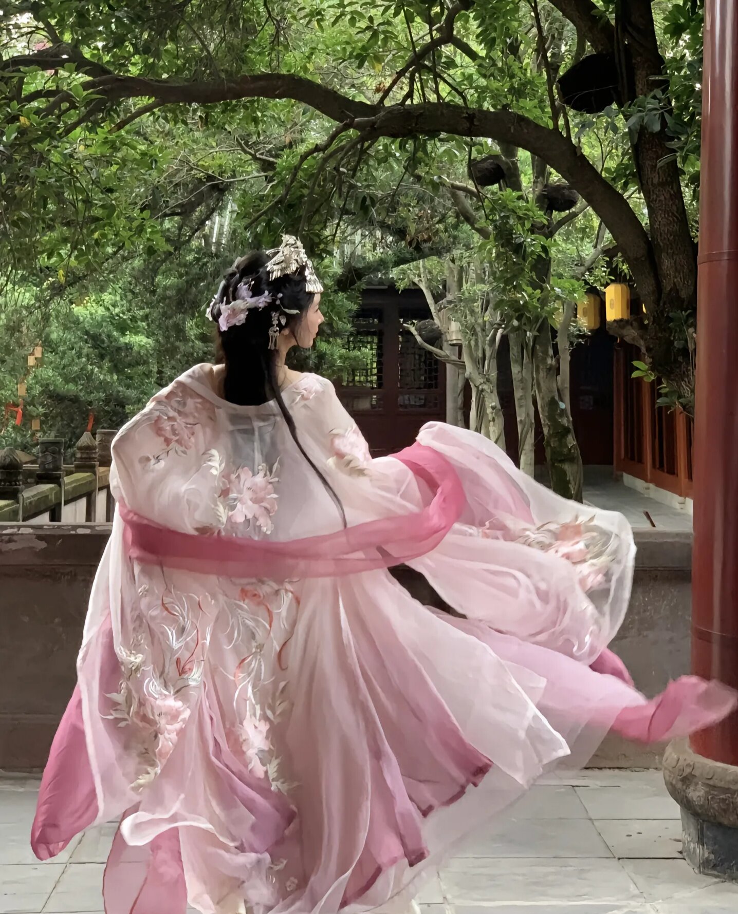 Childrens Hanfu Pattern:A Guide to Creating Traditional Chinese Clothing for Kids Childrens Hanfu Pattern:A Guide to Creating Traditional Chinese Clothing for Kids