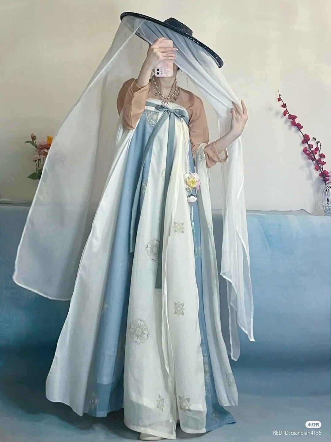 The Rise of the Modern Hanfu Fashion:The Elegance of Tan-Ling in Summer The Rise of the Modern Hanfu Fashion:The Elegance of Tan-Ling in Summer