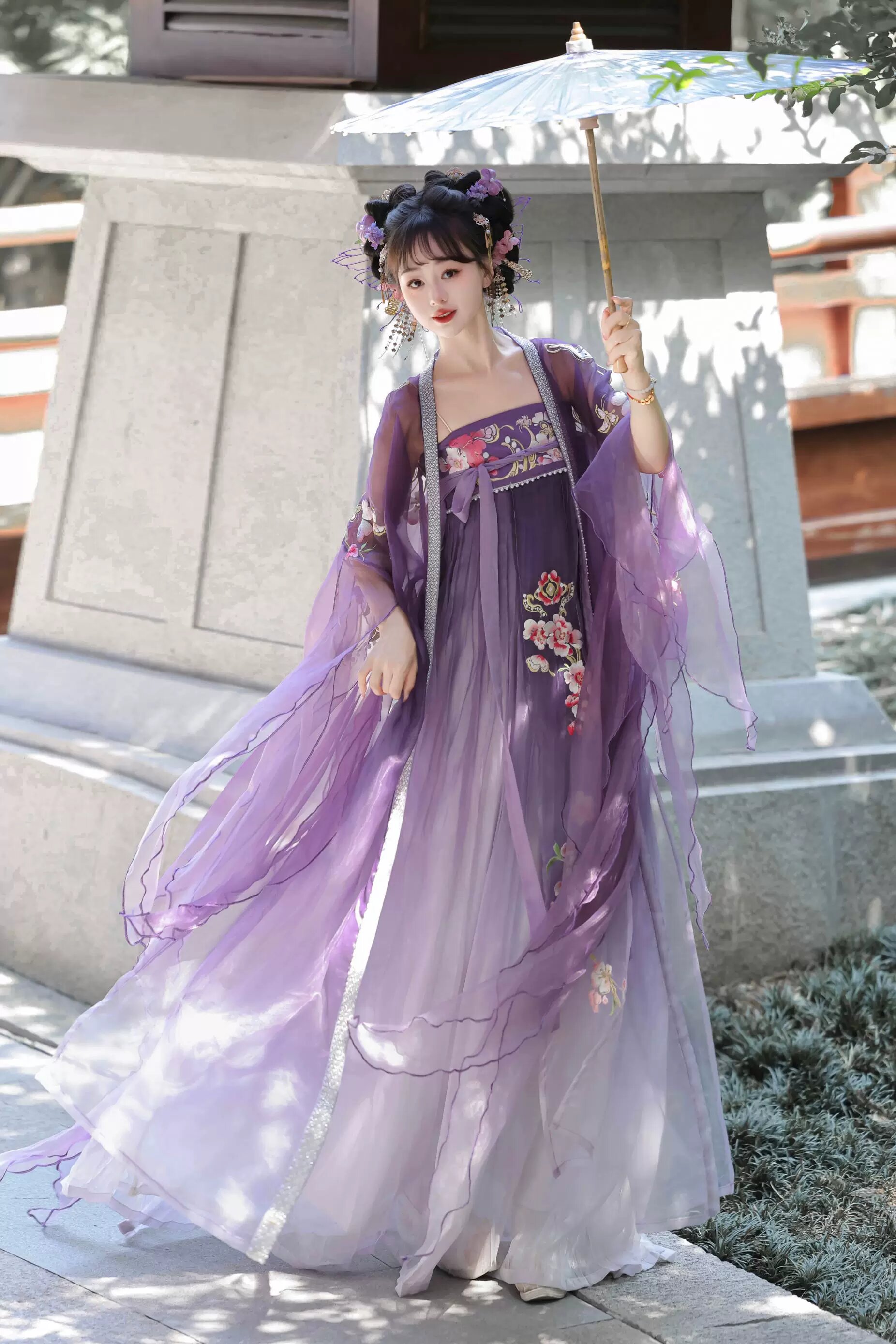 Elegant Black Cheongsam Blouse for Women:A Fashion Statement