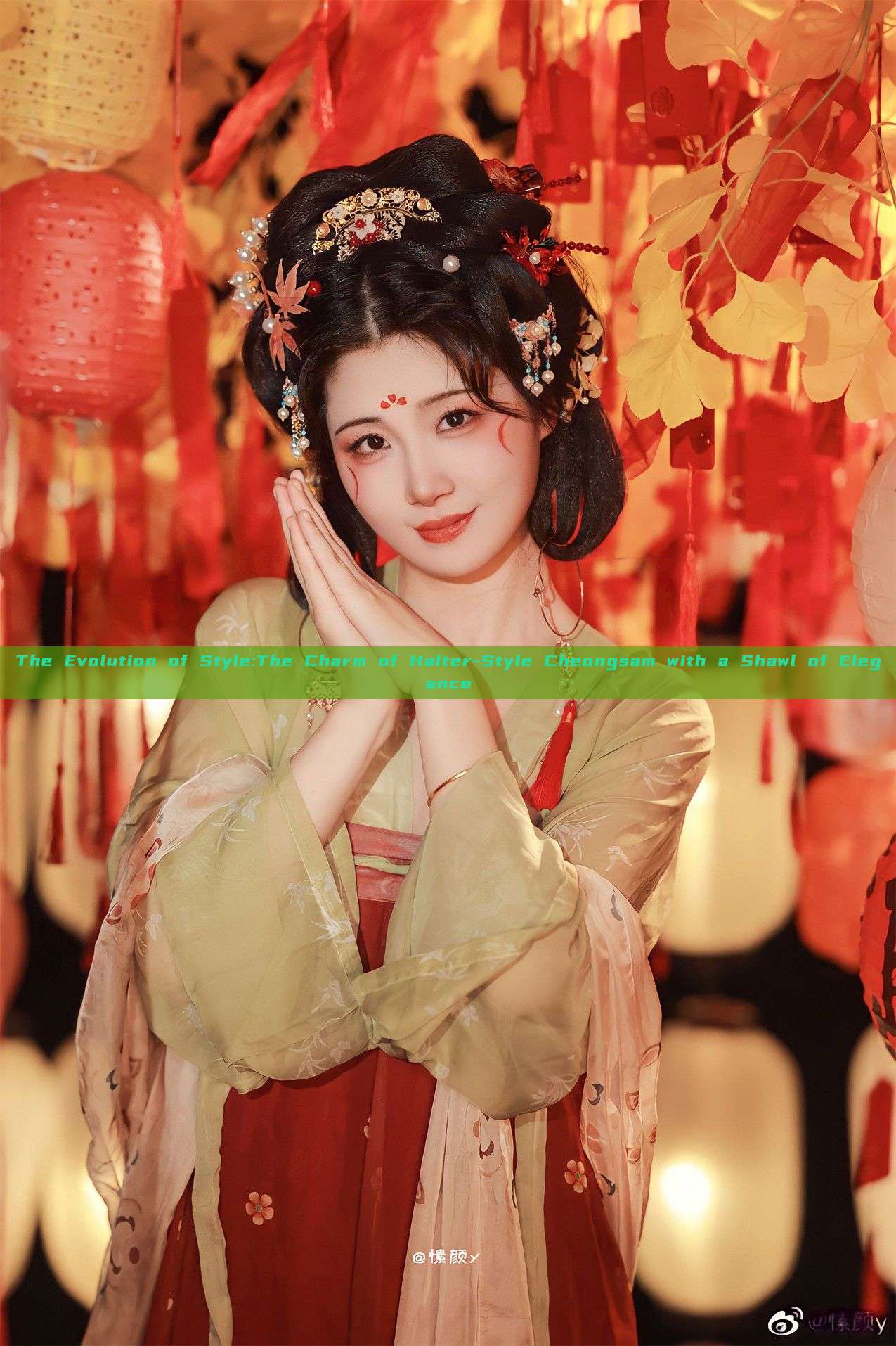 The Evolution of Style:The Charm of Halter-Style Cheongsam with a Shawl of Elegance The Evolution of Style:The Charm of Halter-Style Cheongsam with a Shawl of Elegance
