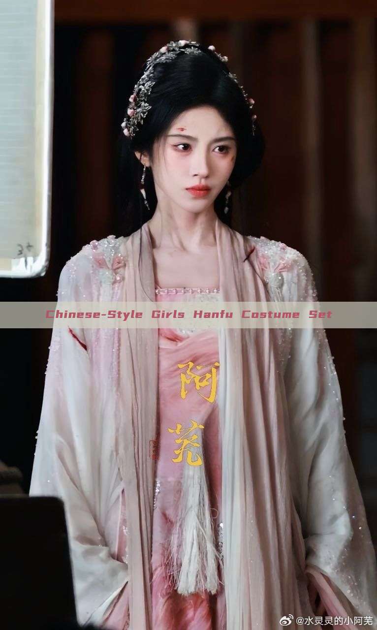 Chinese-Style Girls Hanfu Costume Set Chinese-Style Girls Hanfu Costume Set