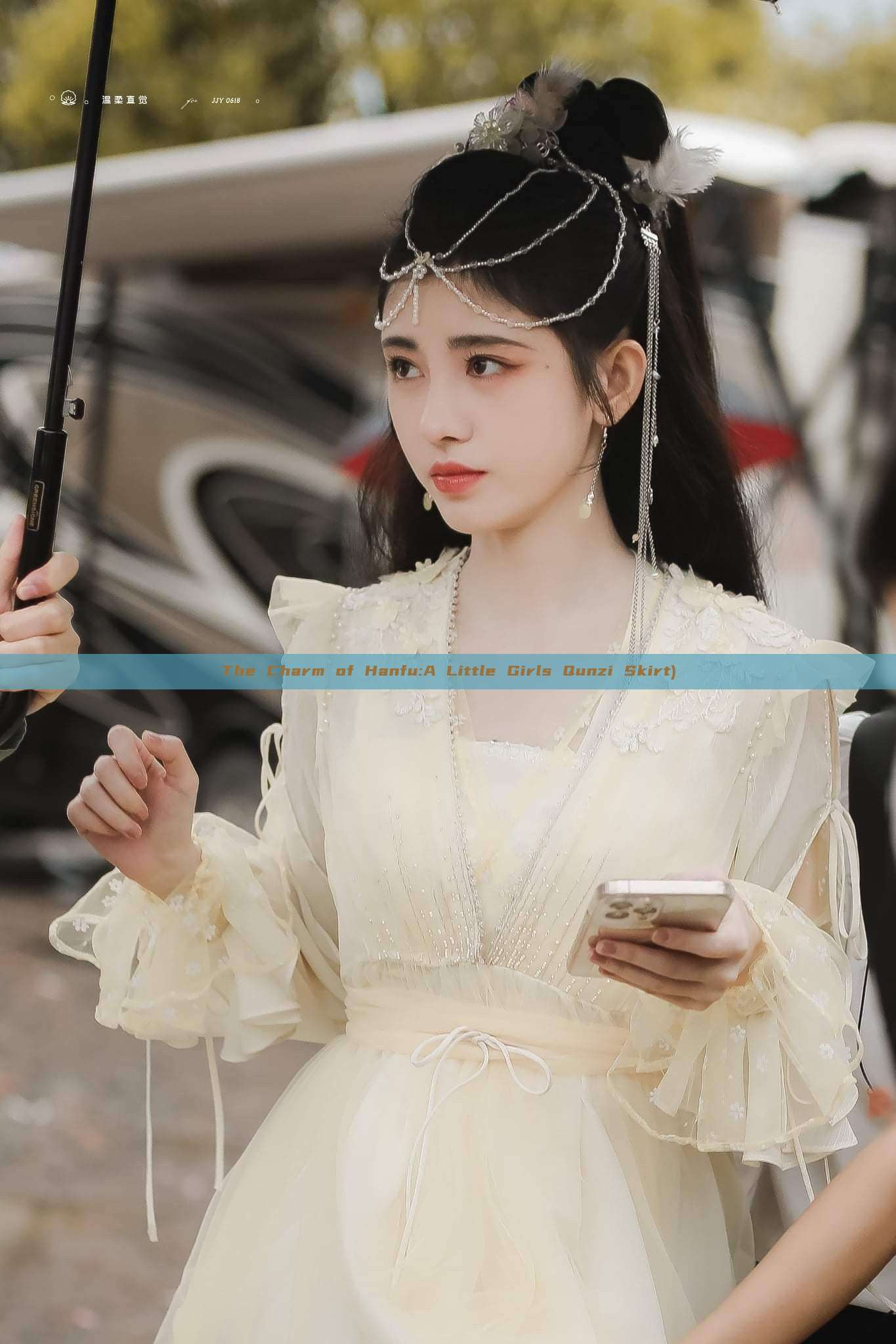 The Charm of Hanfu:A Little Girls Qunzi Skirt) The Charm of Hanfu:A Little Girls Qunzi Skirt)