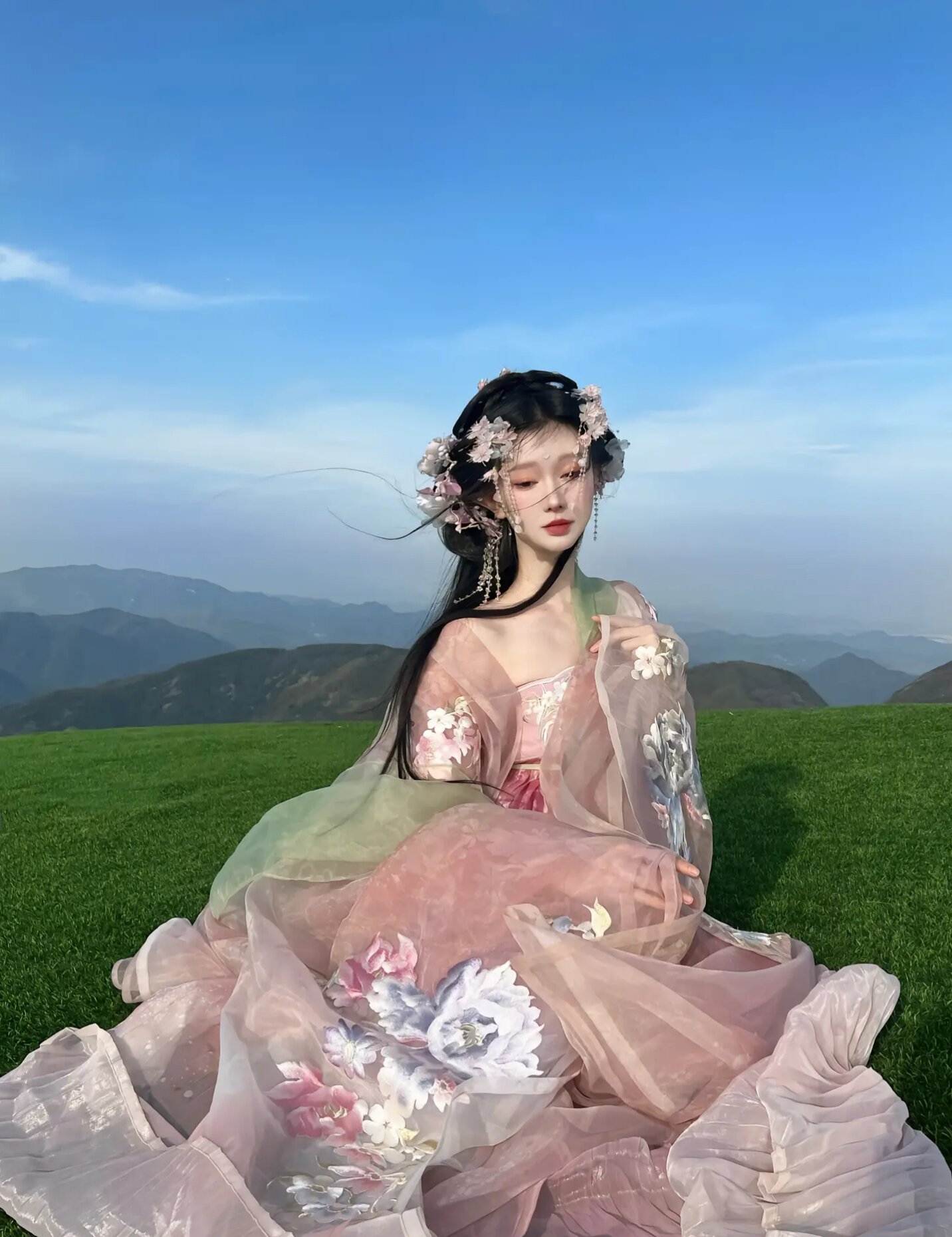 Winter Vogue:Martial Arts-Inspired Hanfu Fashion for Women Winter Vogue:Martial Arts-Inspired Hanfu Fashion for Women