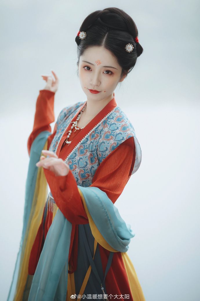 Reinventing Traditional Womens Summer Hanfu:A Blend of Modernity and Heritage Reinventing Traditional Womens Summer Hanfu:A Blend of Modernity and Heritage