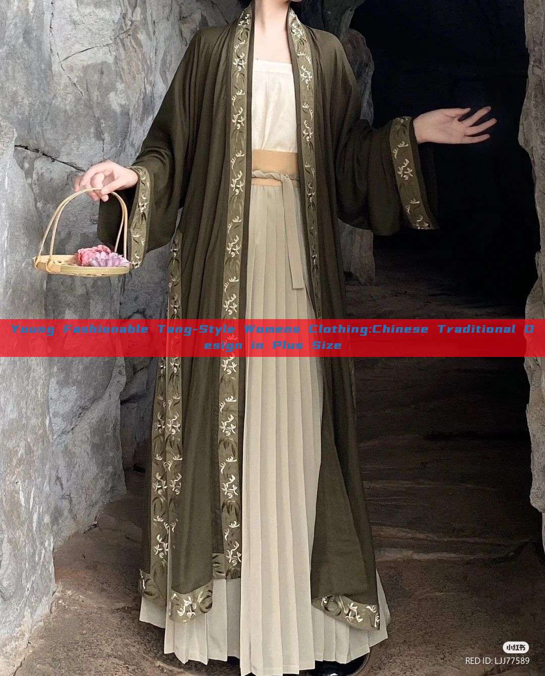 Young Fashionable Tang-Style Womens Clothing:Chinese Traditional Design in Plus Size Young Fashionable Tang-Style Womens Clothing:Chinese Traditional Design in Plus Size
