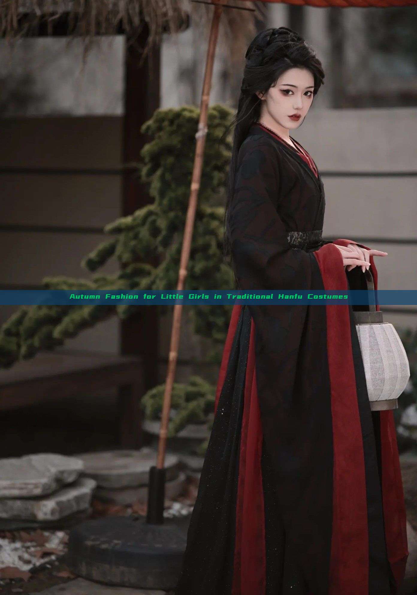 Autumn Fashion for Little Girls in Traditional Hanfu Costumes Autumn Fashion for Little Girls in Traditional Hanfu Costumes