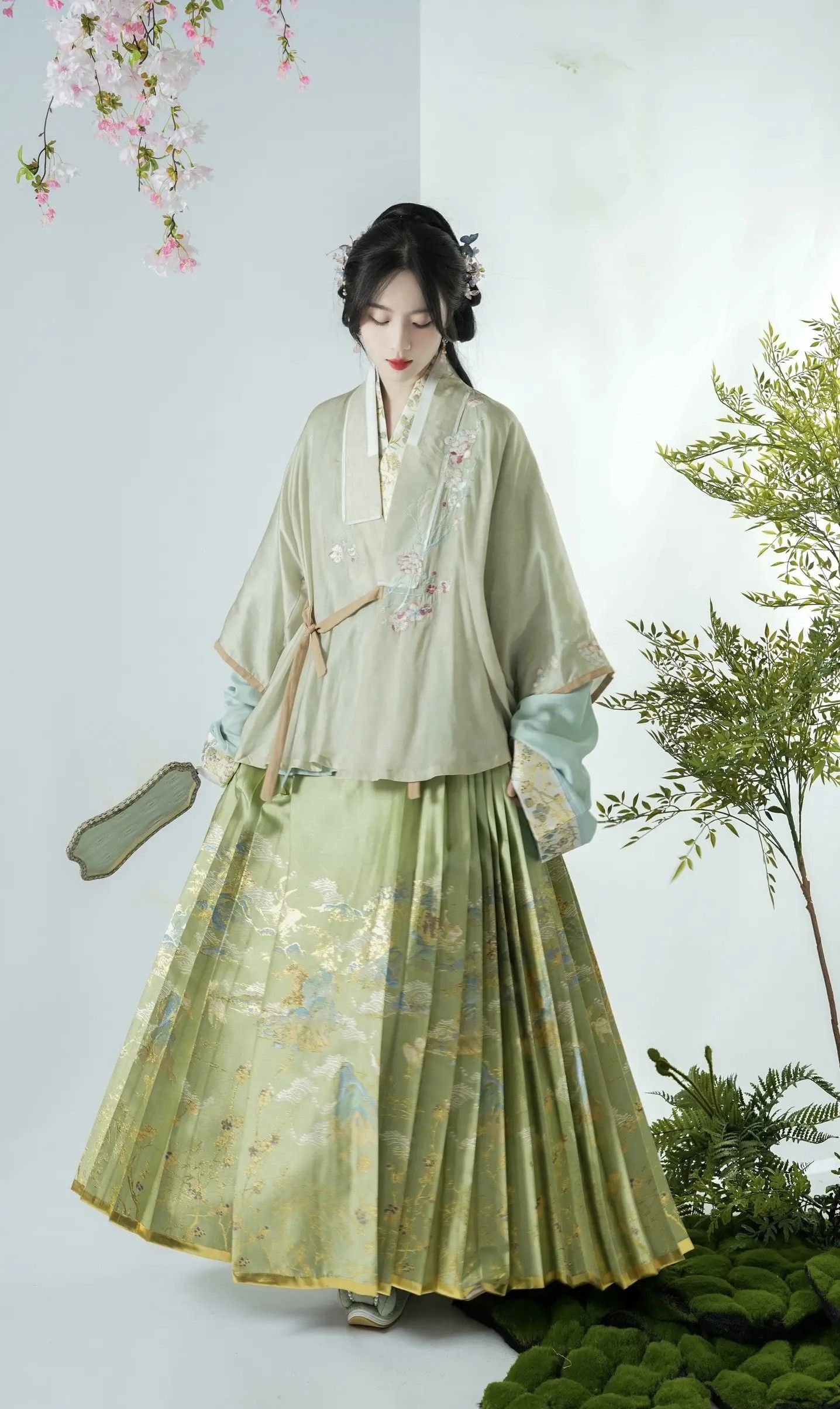 Childrens Daily Fashion:The Mamen Skirt and Horseface Shoes Childrens Daily Fashion:The Mamen Skirt and Horseface Shoes