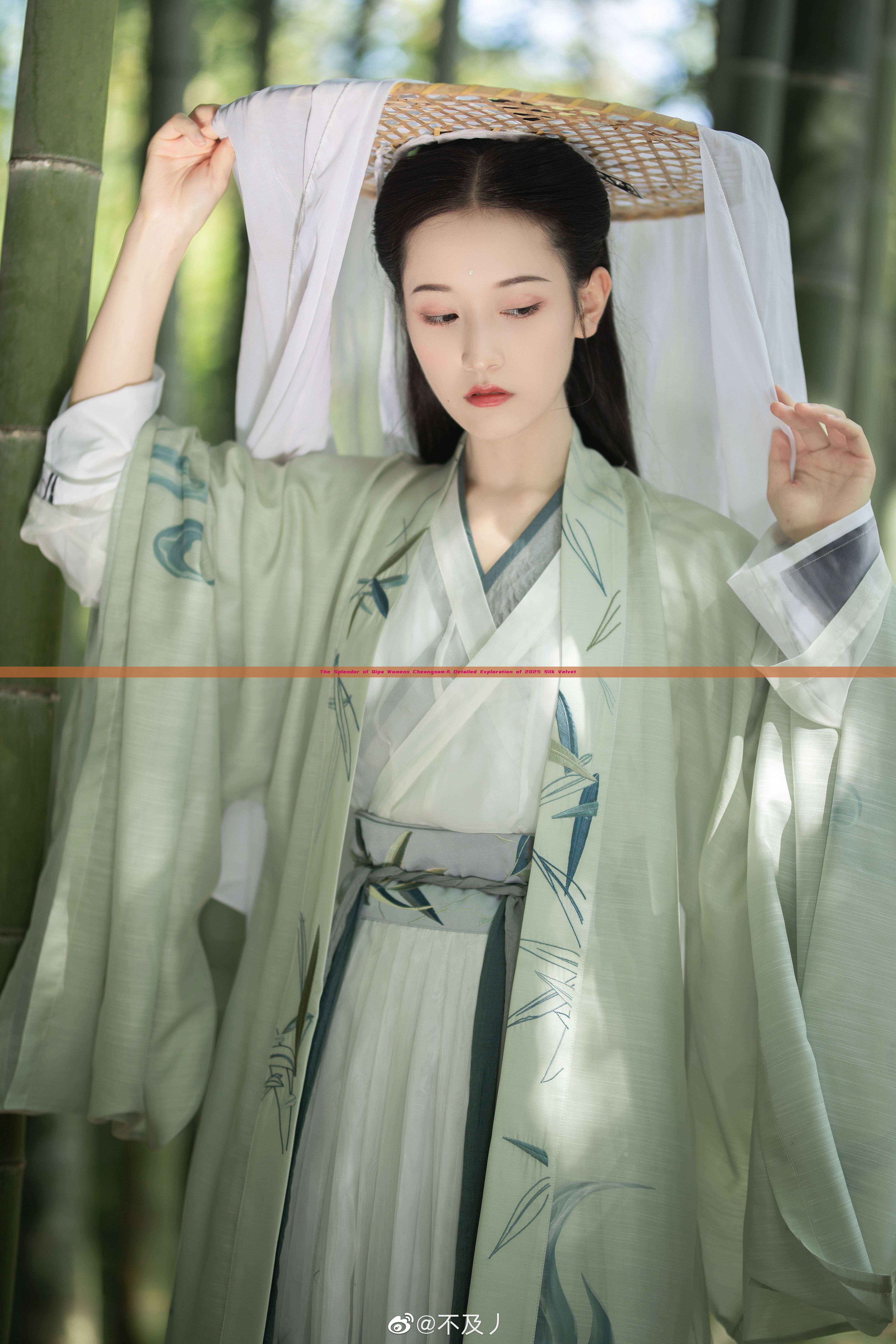 The Splendor of Qipa Womens Cheongsam:A Detailed Exploration of 2025 Silk Velvet The Splendor of Qipa Womens Cheongsam:A Detailed Exploration of 2025 Silk Velvet