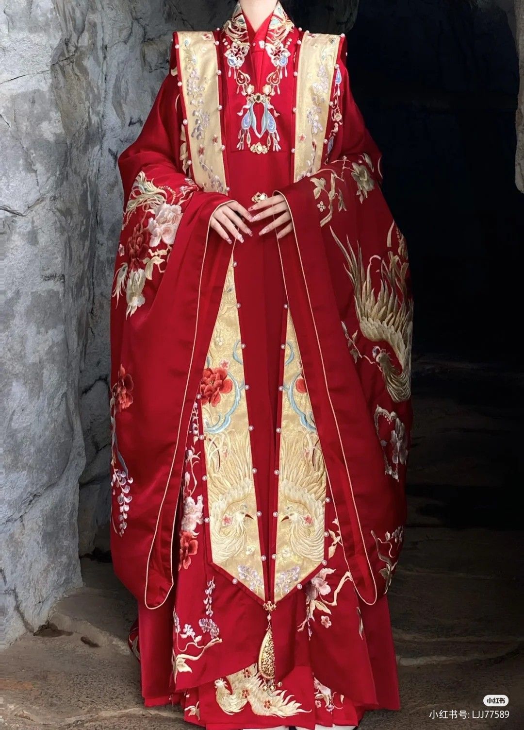 The Journey of a 4-Year-Old Child into the World of Hanfu Han Chinese Traditional Clothing)