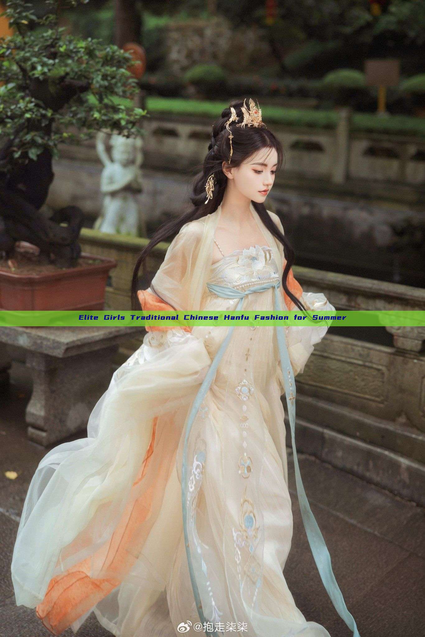 Elite Girls Traditional Chinese Hanfu Fashion for Summer Elite Girls Traditional Chinese Hanfu Fashion for Summer