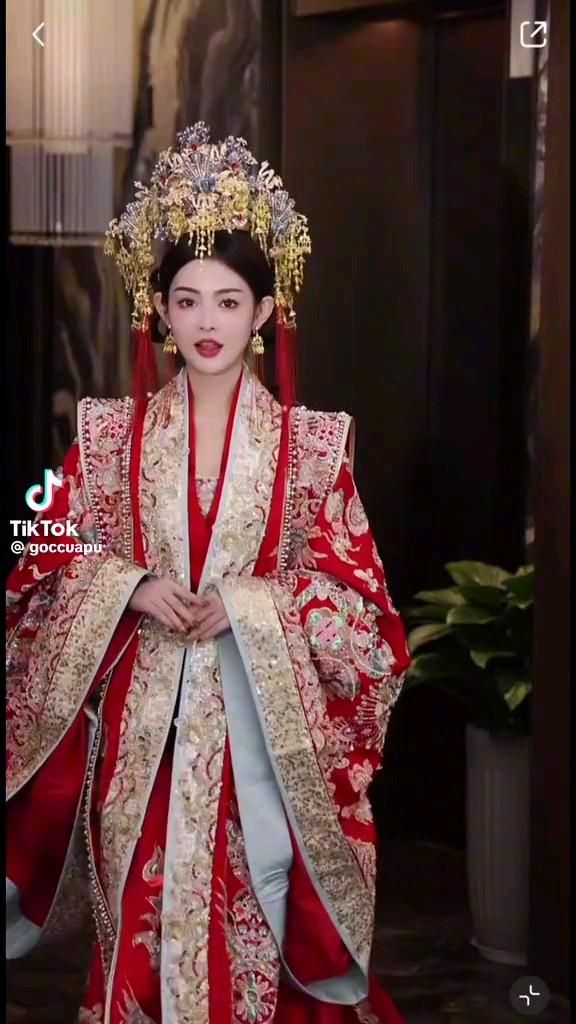 Winter-Fall Hanfu Fashion for Female High School Students:A Blend of Tradition and Modernity Winter-Fall Hanfu Fashion for Female High School Students:A Blend of Tradition and Modernity