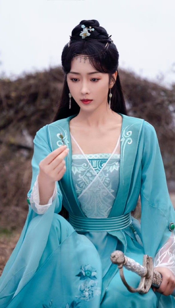 Exploring the World of Womens Hanfu Childrens Fashion:A Journey into Traditional Elegance